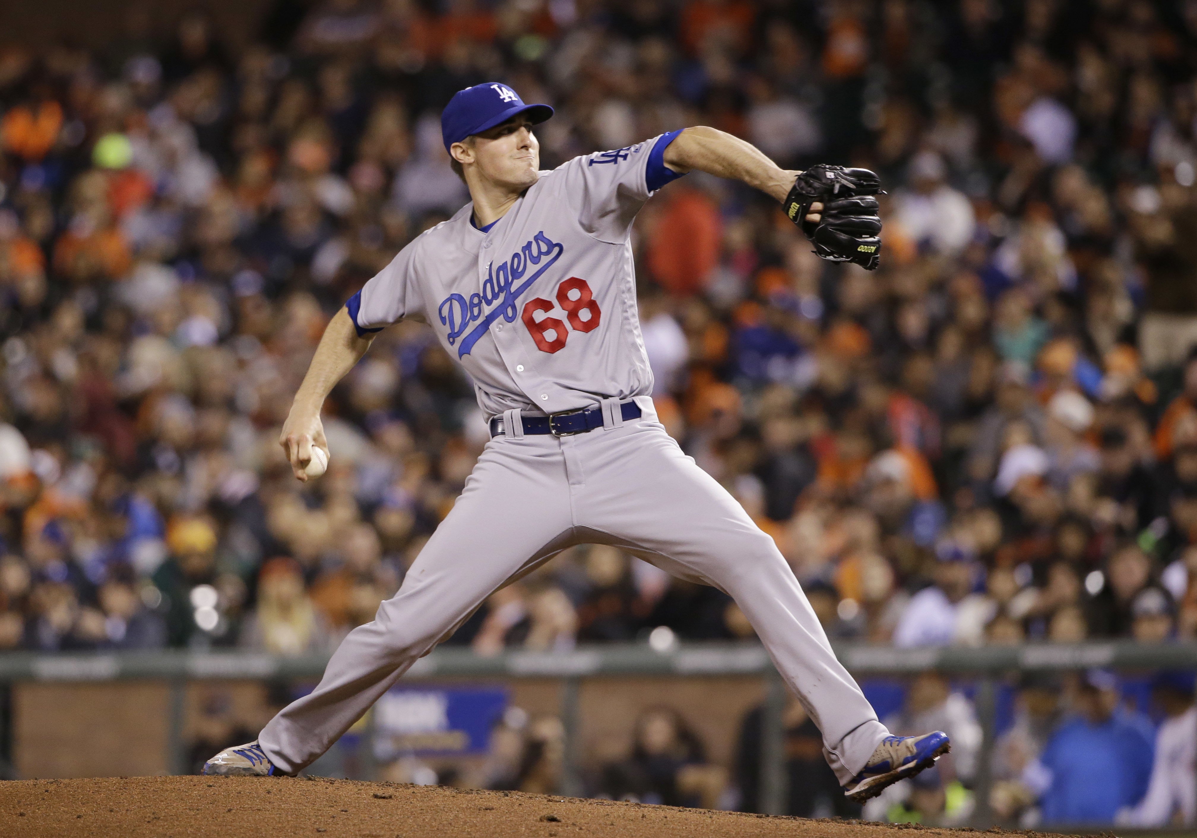 Dodgers' Stripling pulled with no-hitter in 8th, Giants win