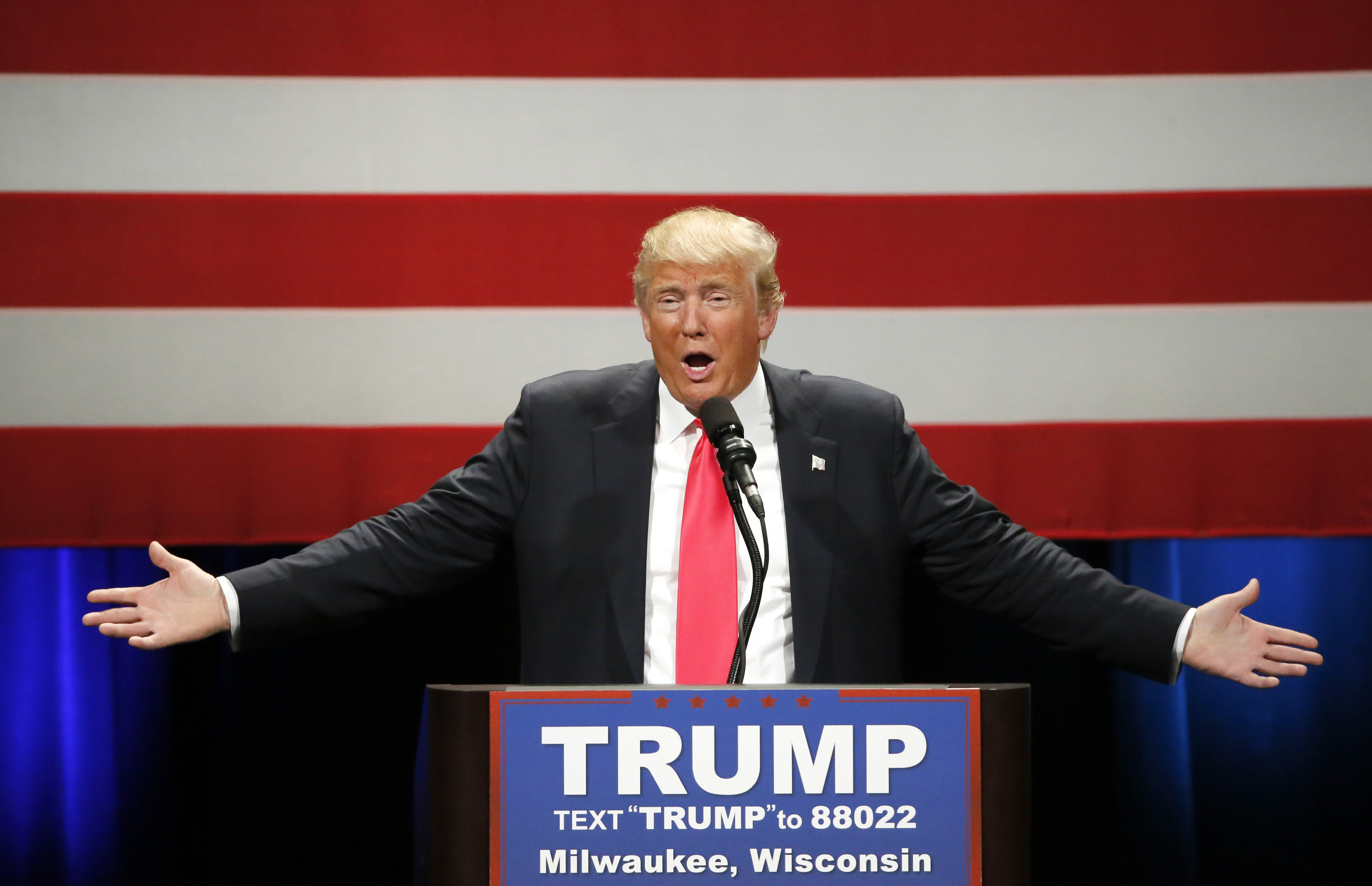 After Wisconsin stumble, Trump moves to reshape his campaign