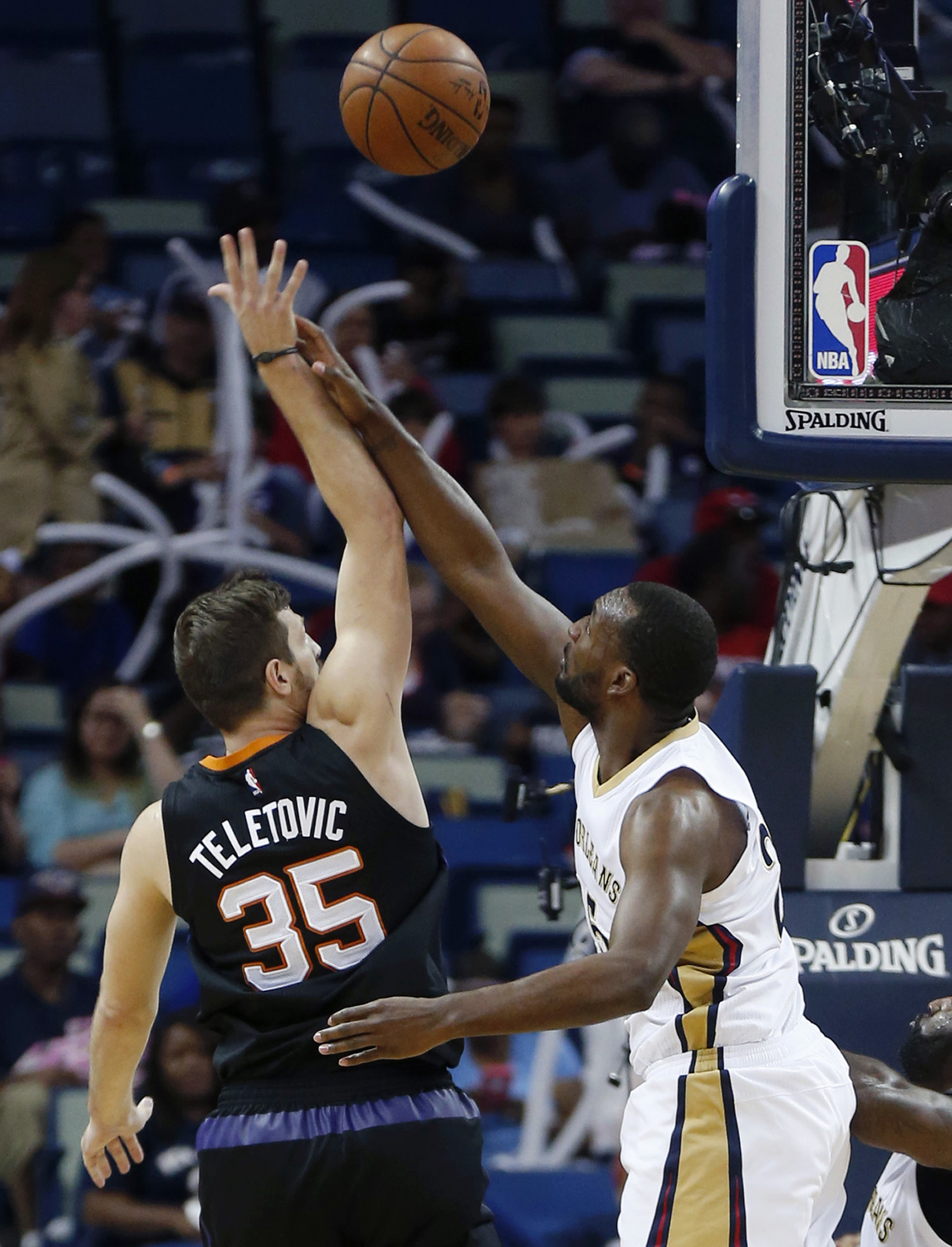 Goodwin, Teletovic lead Suns over Pelicans 121-100