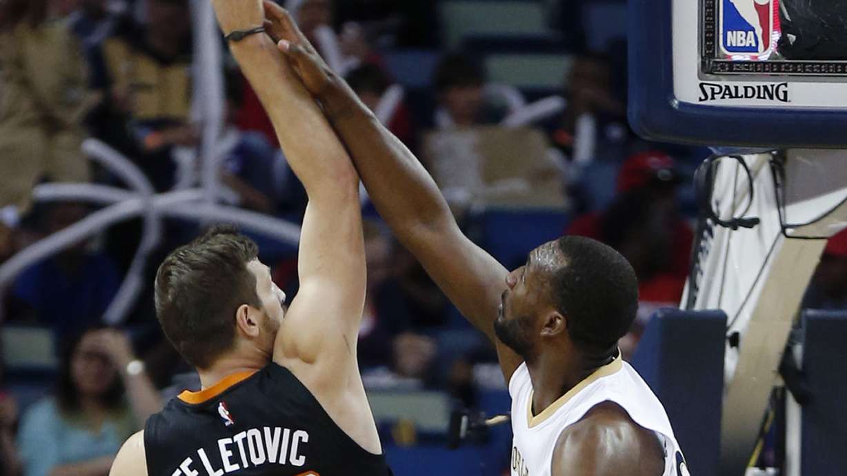 Goodwin, Teletovic lead Suns over Pelicans 121-100