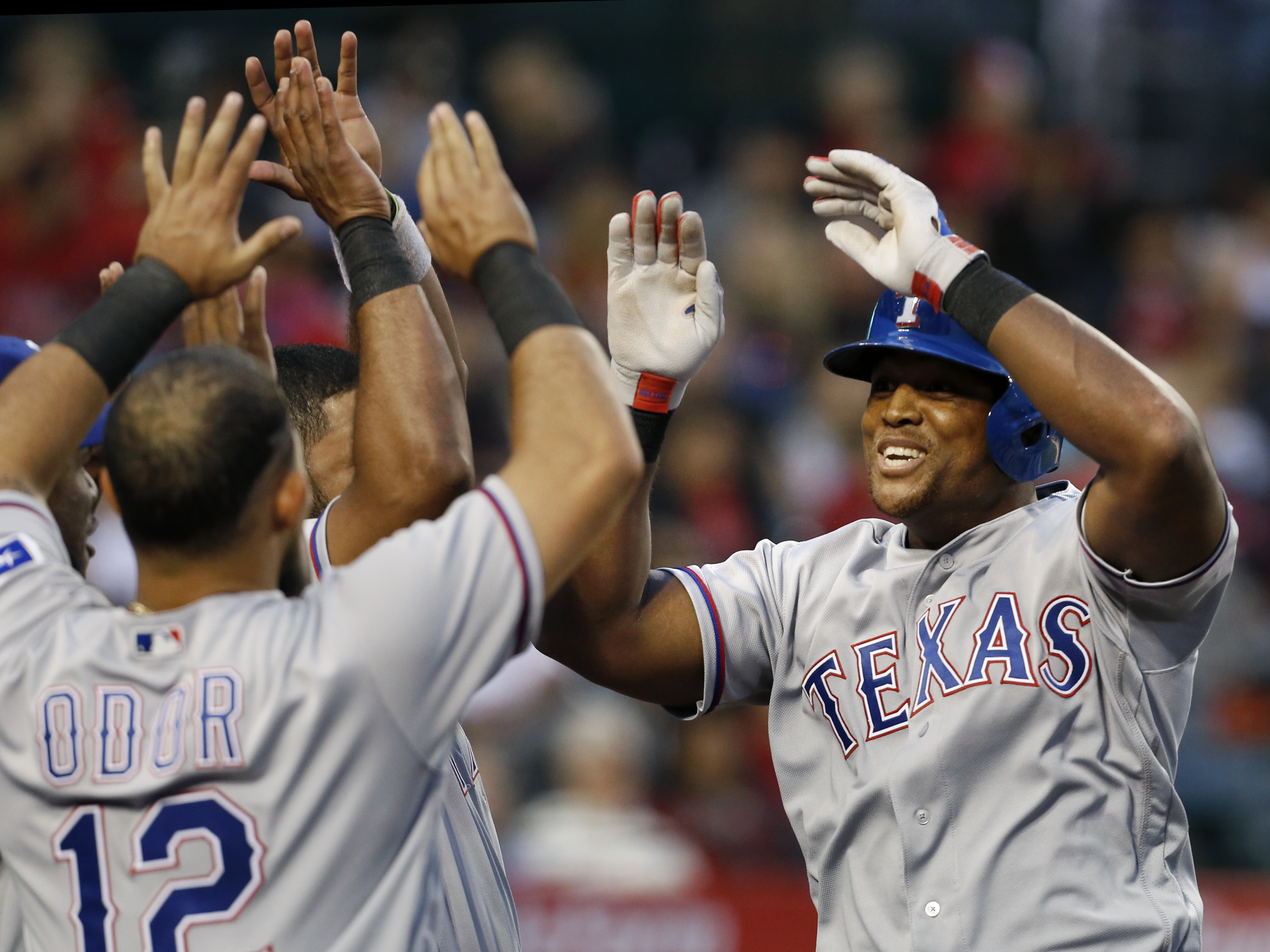 Hamels, Beltre, Rangers beat Angels; Chirinos breaks forearm