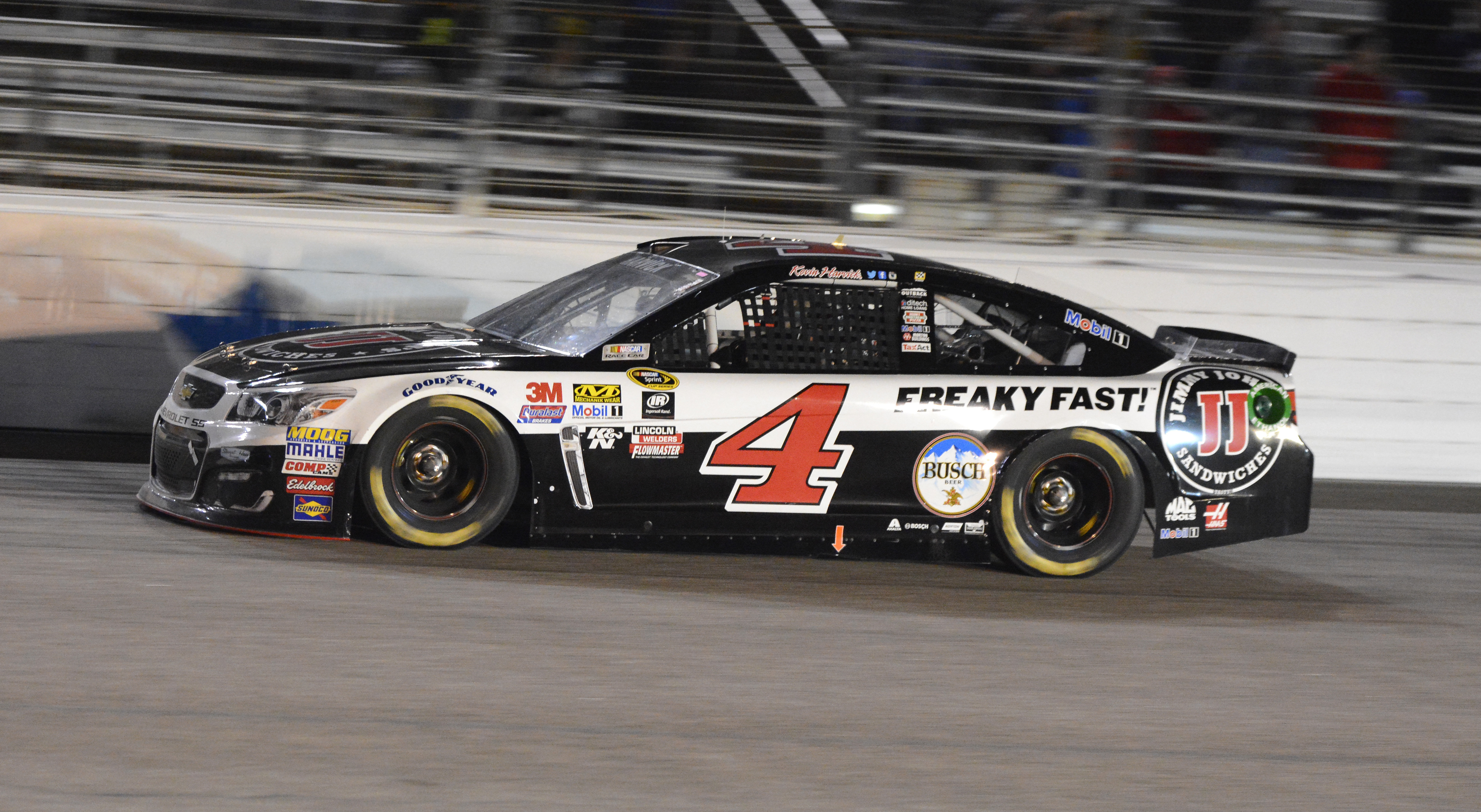 Kyle Busch wins at Texas to complete another NASCAR sweep