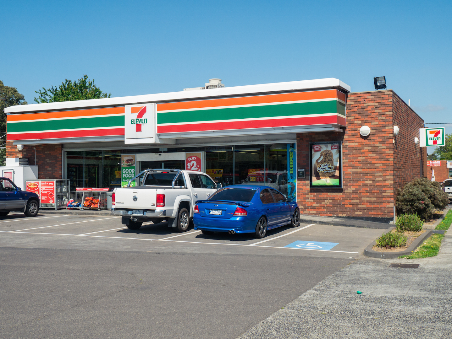 Pay taxes, buy a Slurpee: IRS now accepts taxes at 7-Eleven
