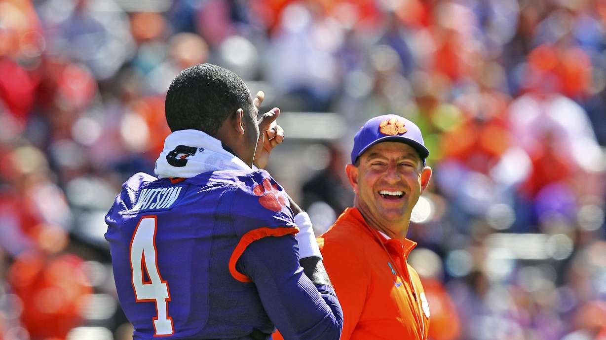 Clemson's Swinney gets $1.1 million raise in new 6-year deal