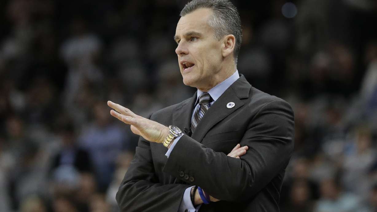 Leonard scores 26, helps Spurs beat Thunder in OT, 102-98