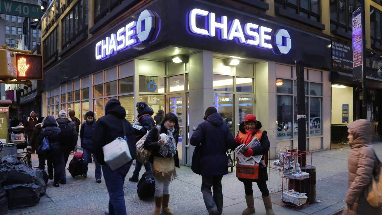 JPMorgan profit falls 8 percent as investment bank struggles