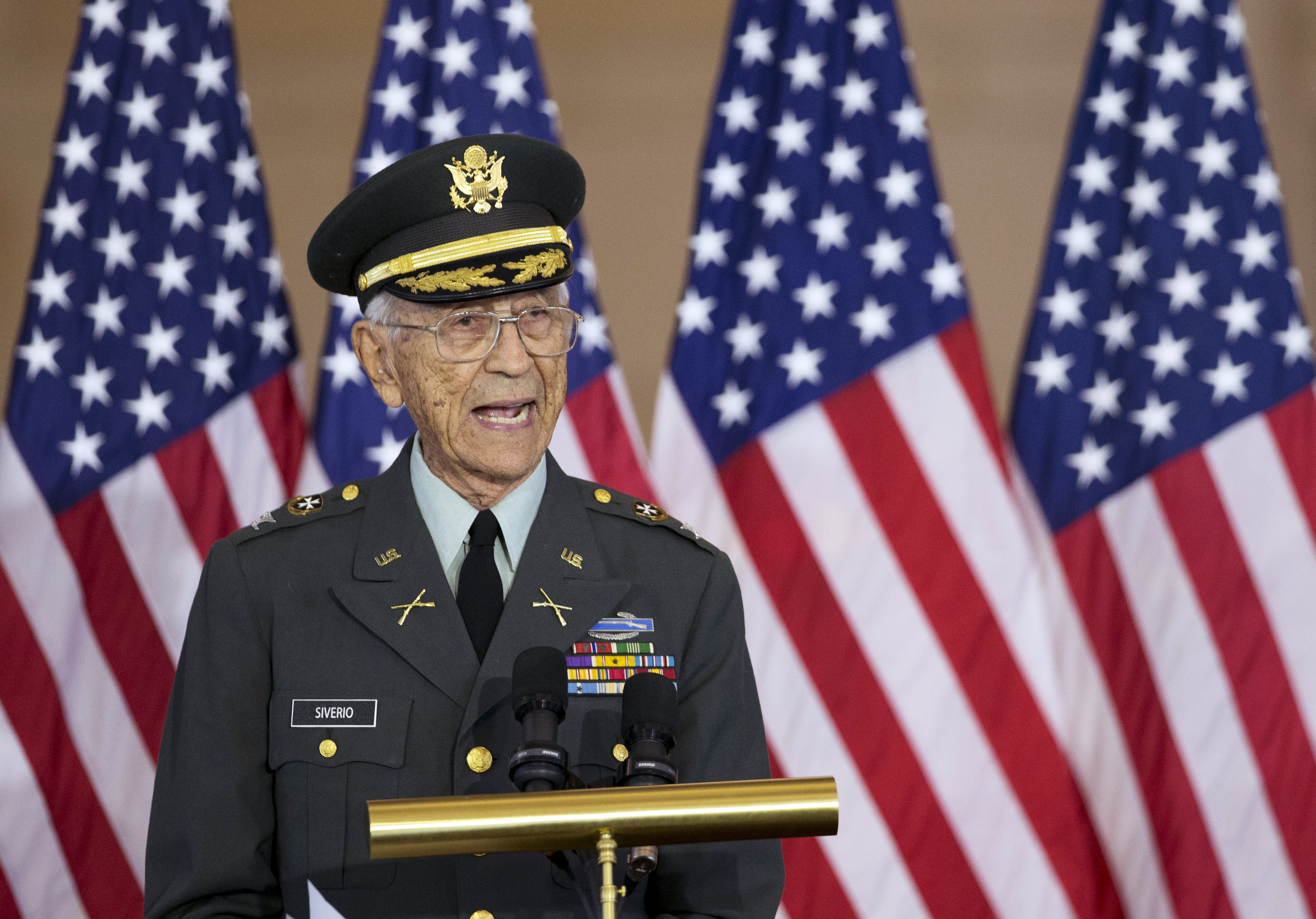 Congress honors Army's Borinqueneers with gold medal