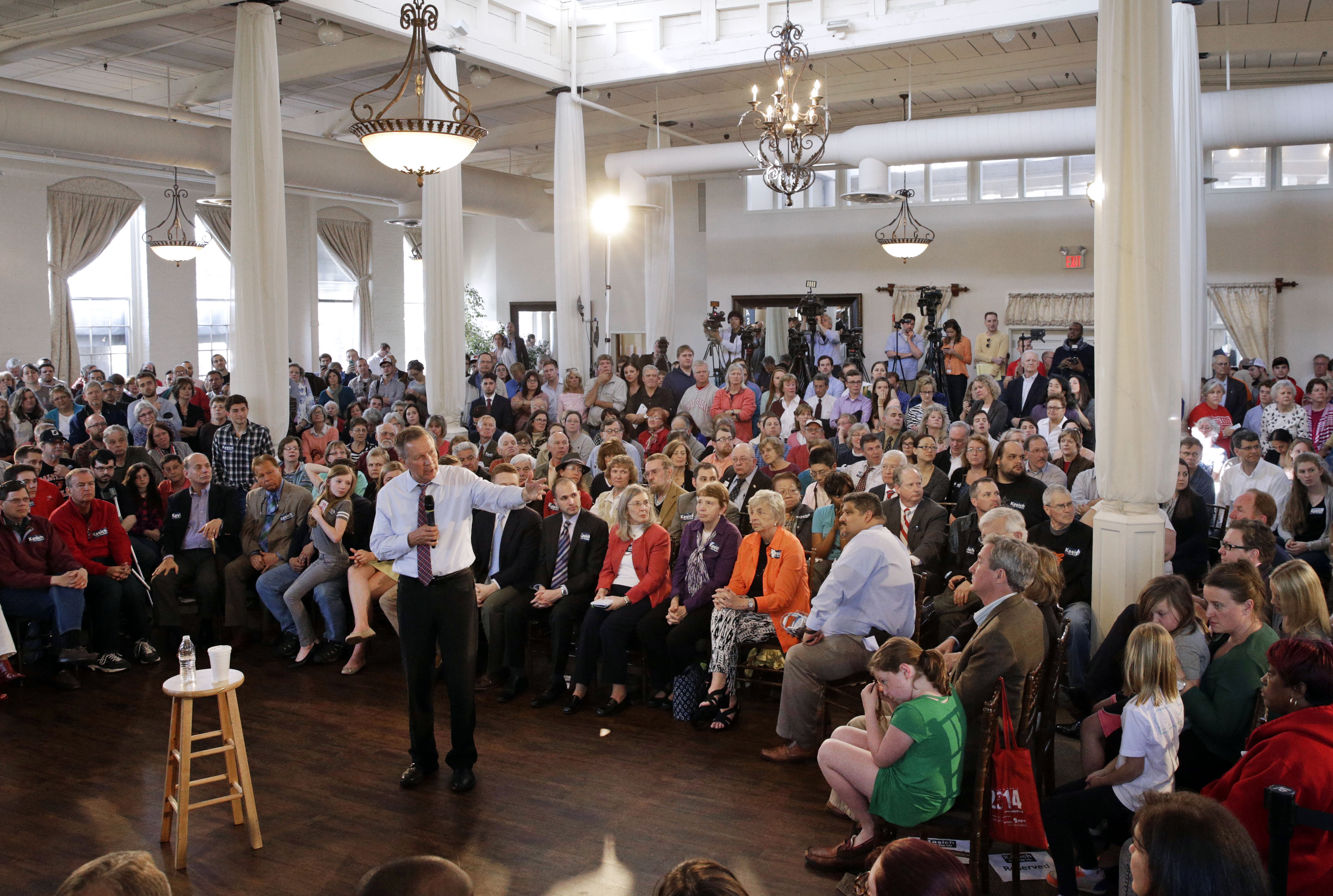 Kasich campaign traces a tricky path to GOP prize