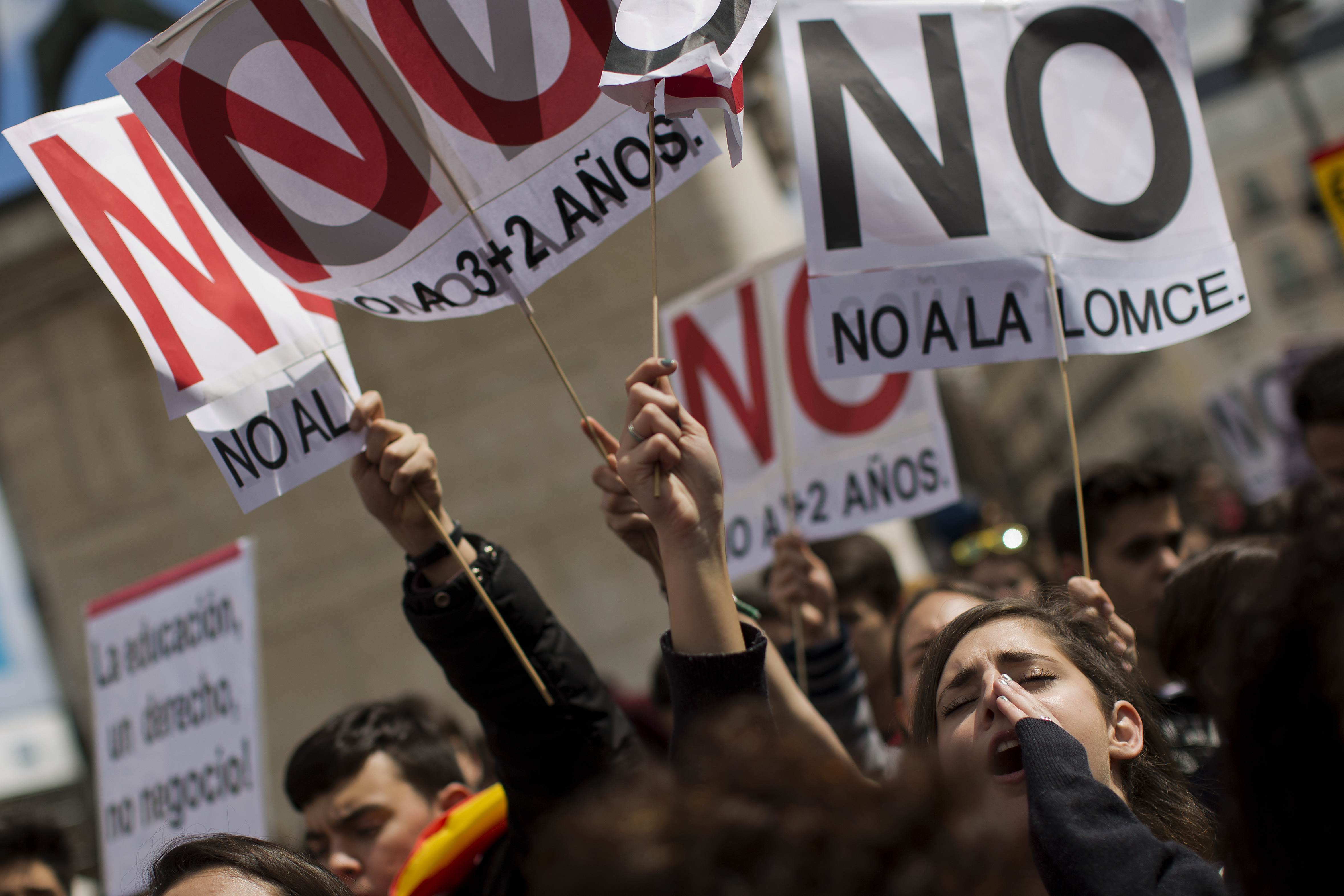 Students protest over Spain's education law, university fees
