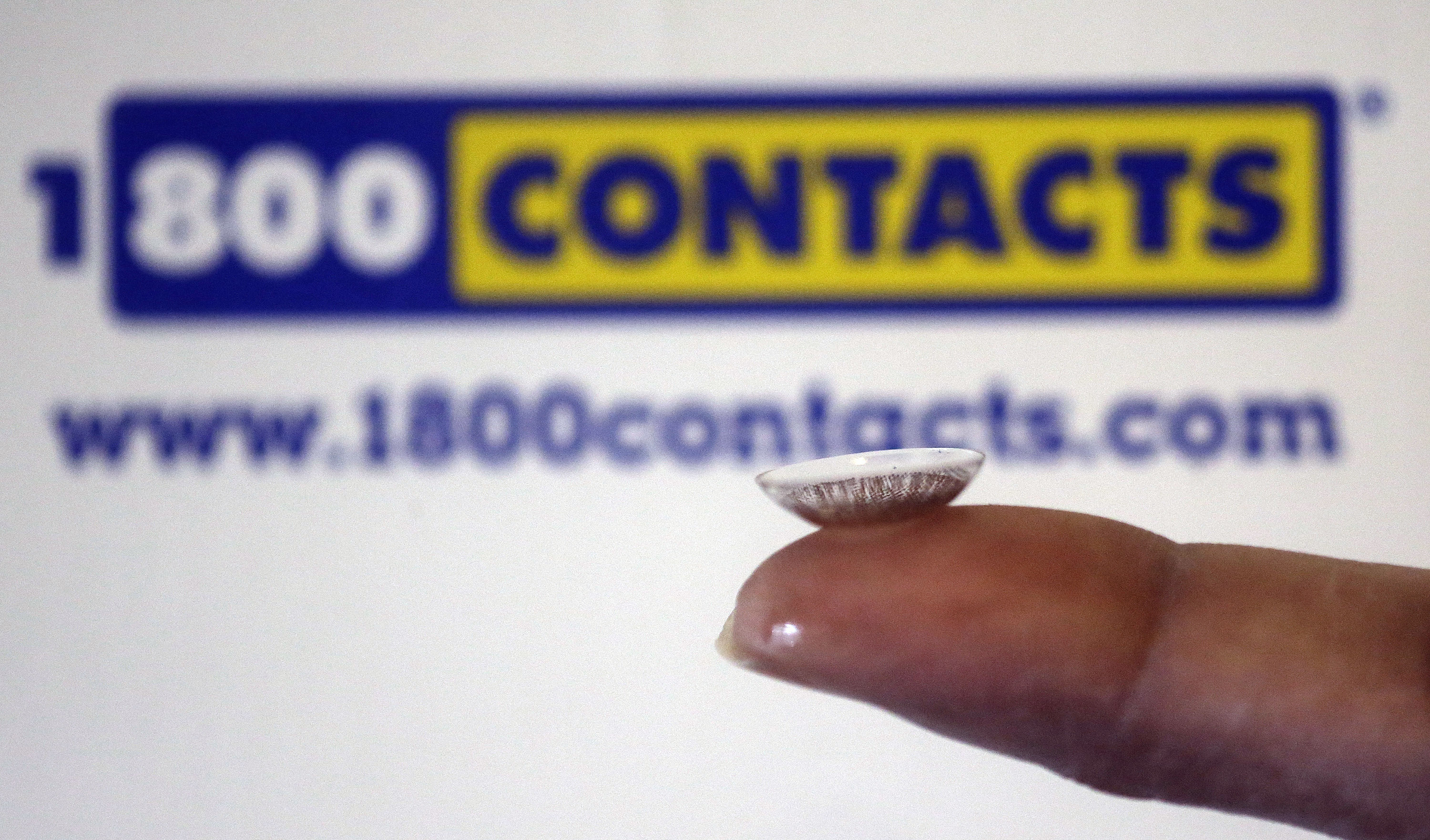 Johnson & Johnson ends contacts lens policy amid price wars