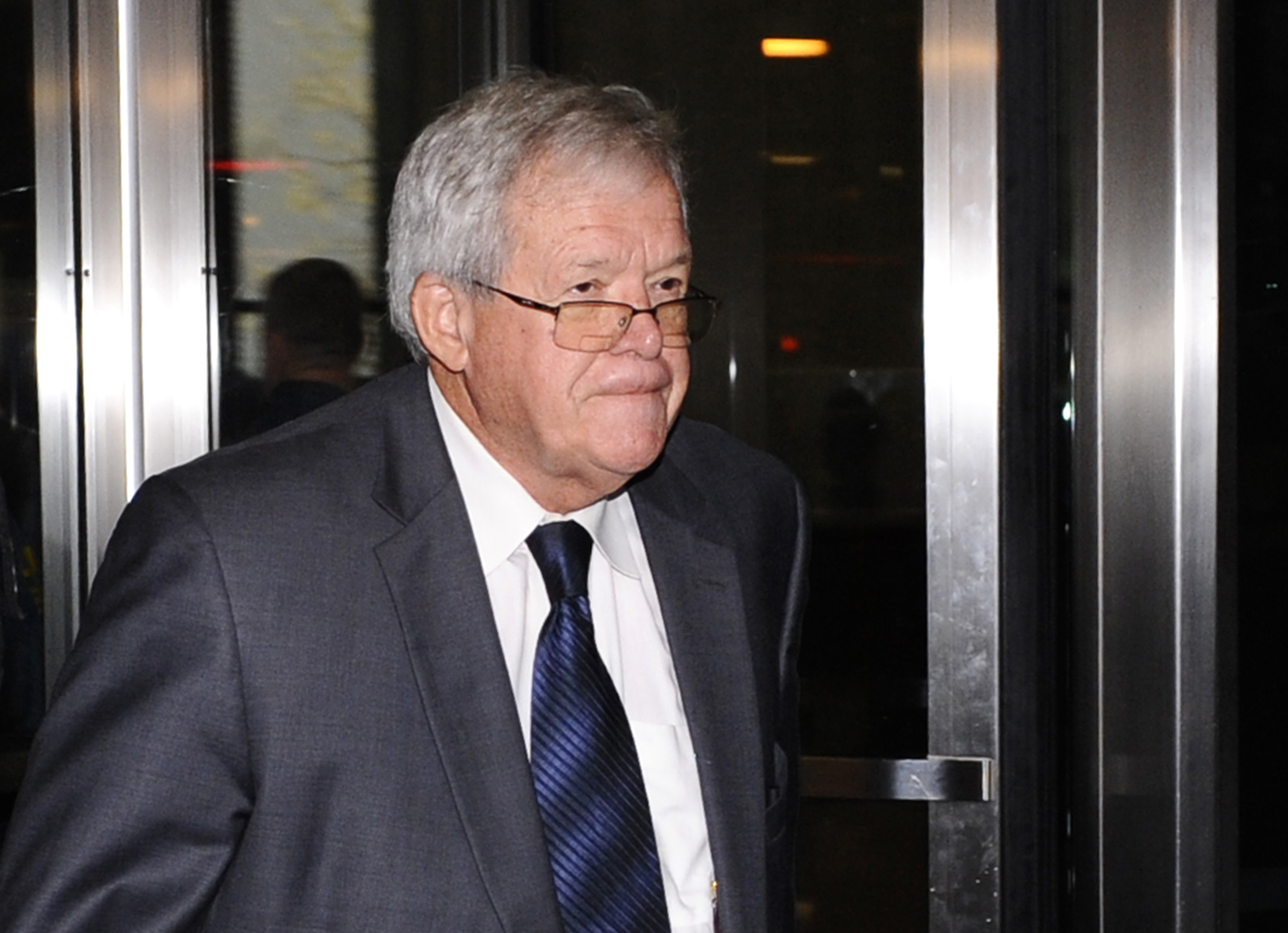 Hastert judge won't consider support letters unless public