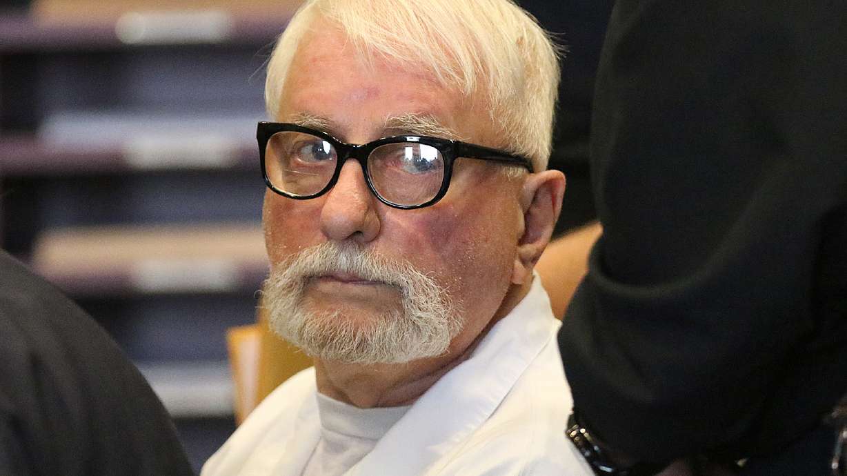 The Latest: Wrongly convicted man is released in Illinois