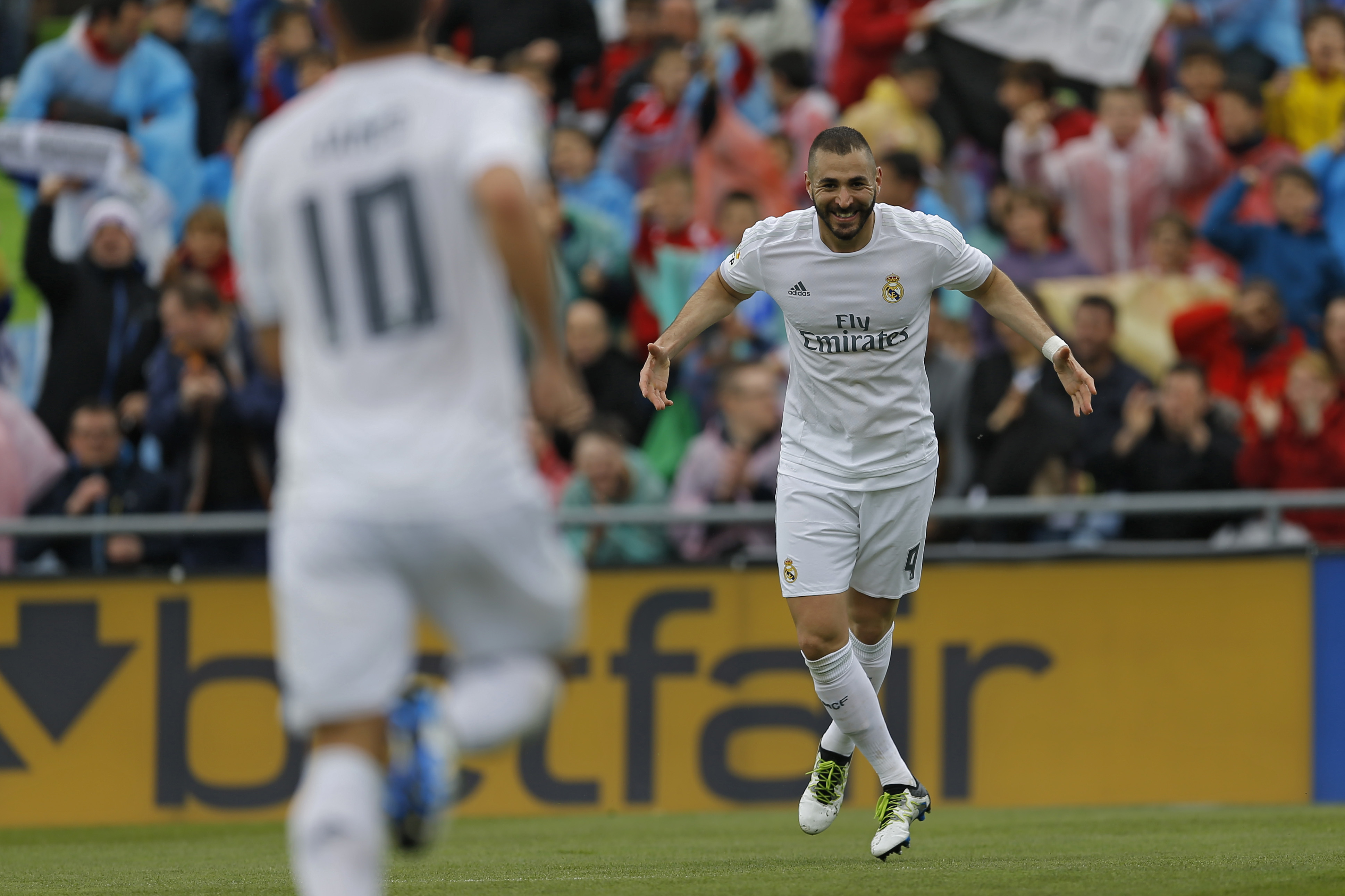 Madrid routs Getafe 5-1 to keep pressure on Barca, Atletico