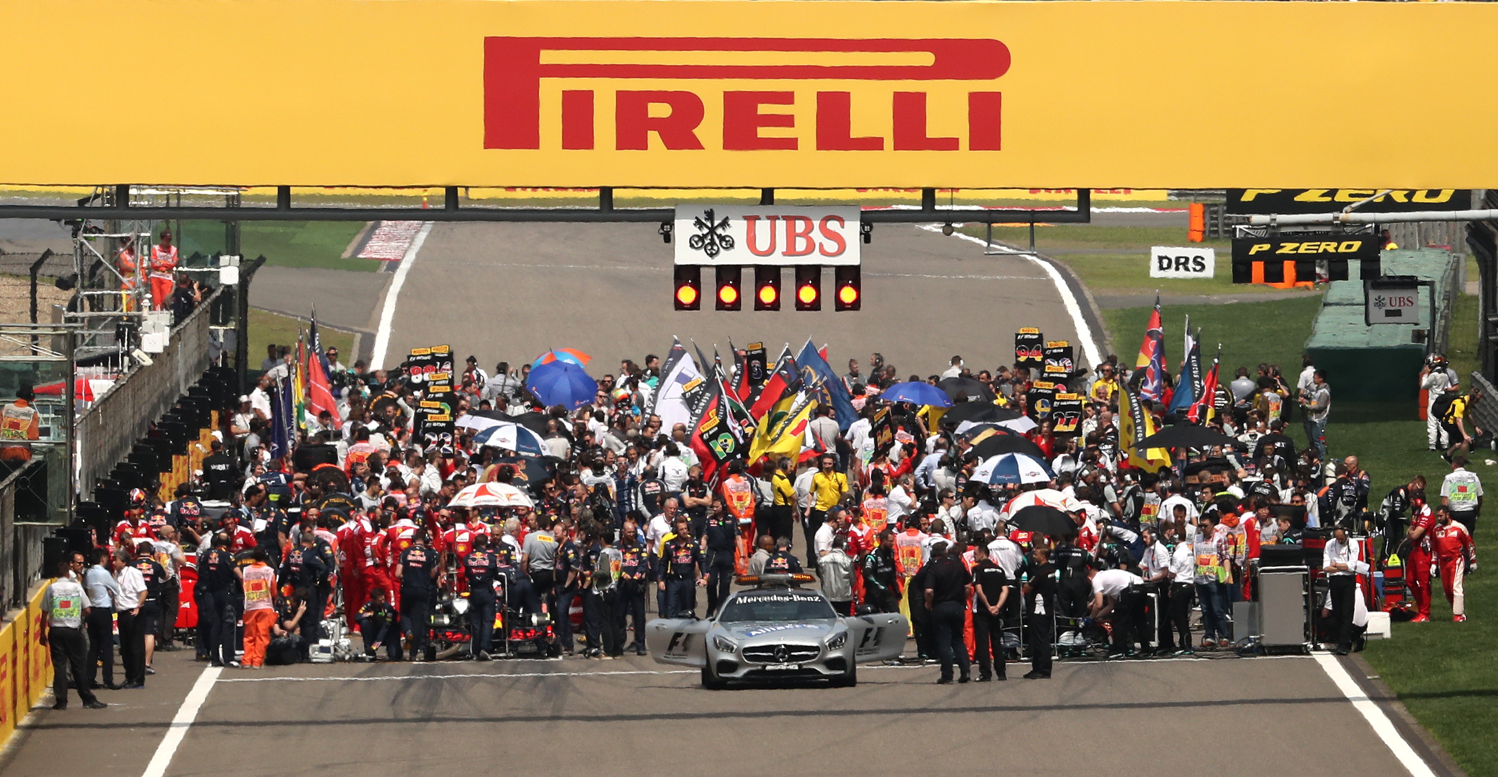 Rosberg wins wild Chinese GP for sixth straight F1 victory