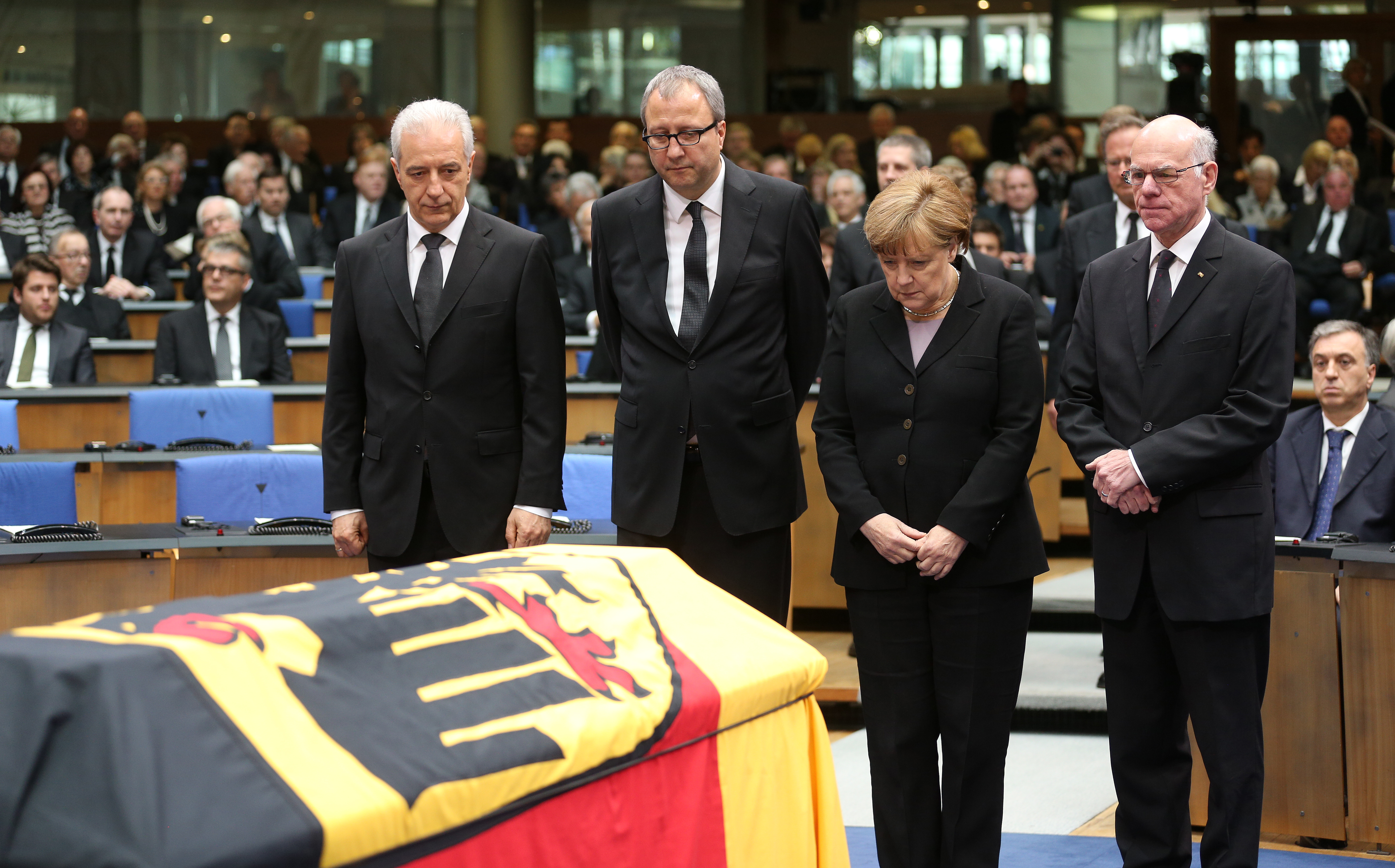 Germany holds memorial for longtime diplomat Genscher