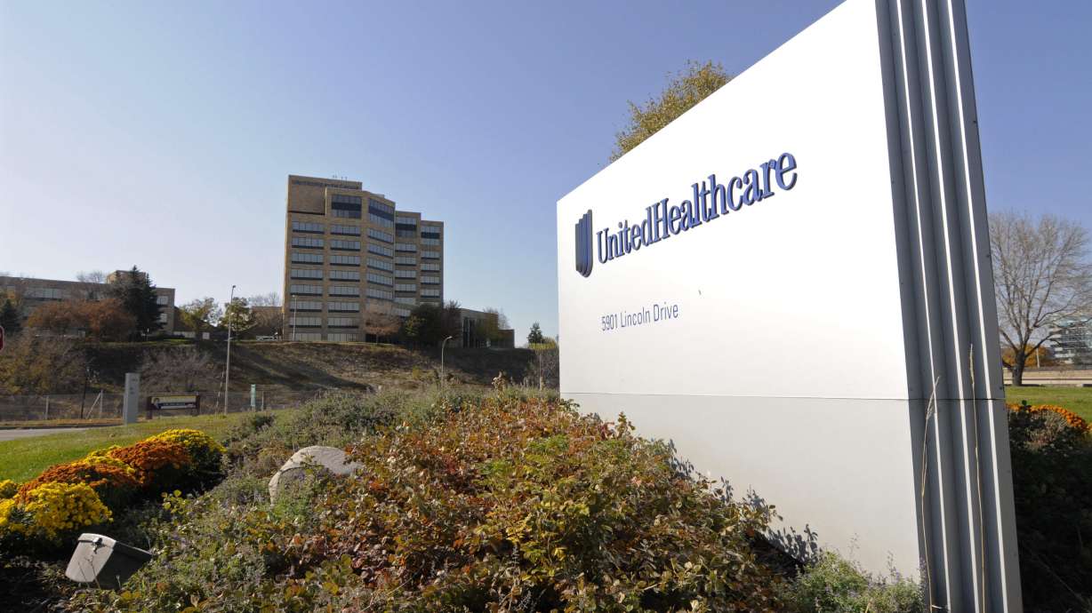 UnitedHealth ups 2016 outlook after surprisingly strong 1Q