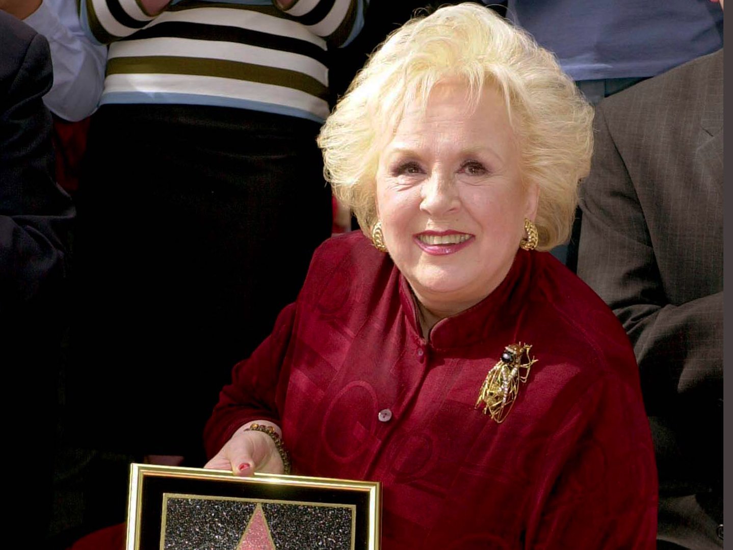 'Everybody Loves Raymond' star Doris Roberts dies at 90
