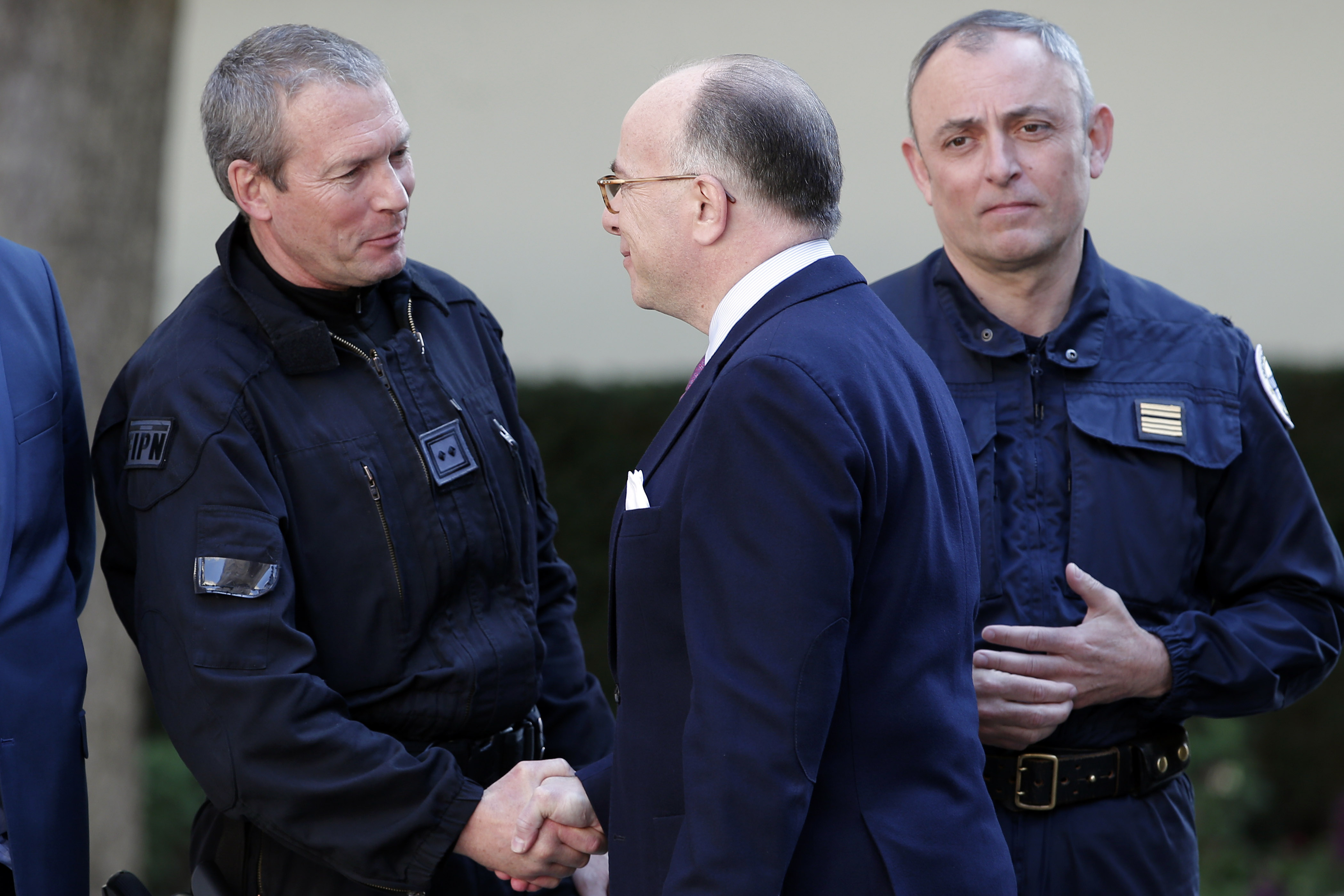 France reshuffles police forces to avoid rivalries in crisis