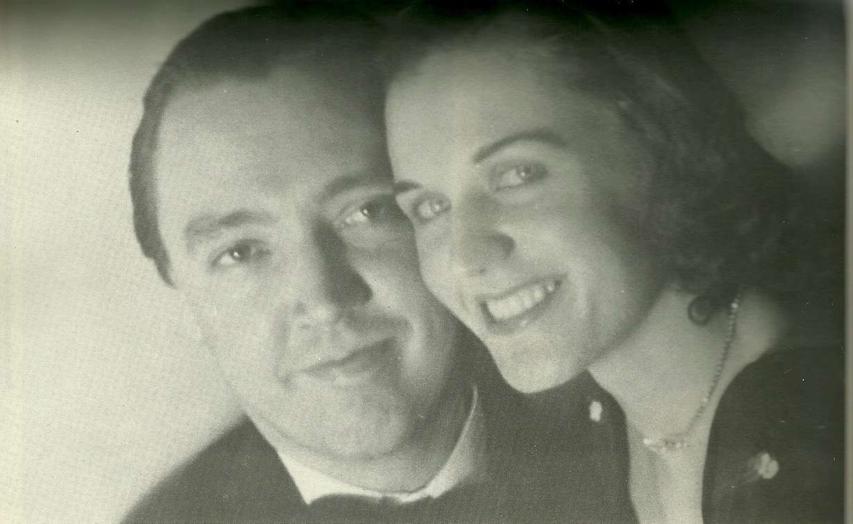 Newlyweds Alvino and Luise in New York City, 1937 (Photo: Rey Family Collection)