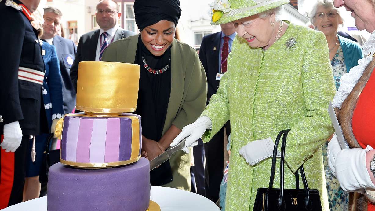 Bake Off star makes Queen Elizabeth II's 90th birthday cake