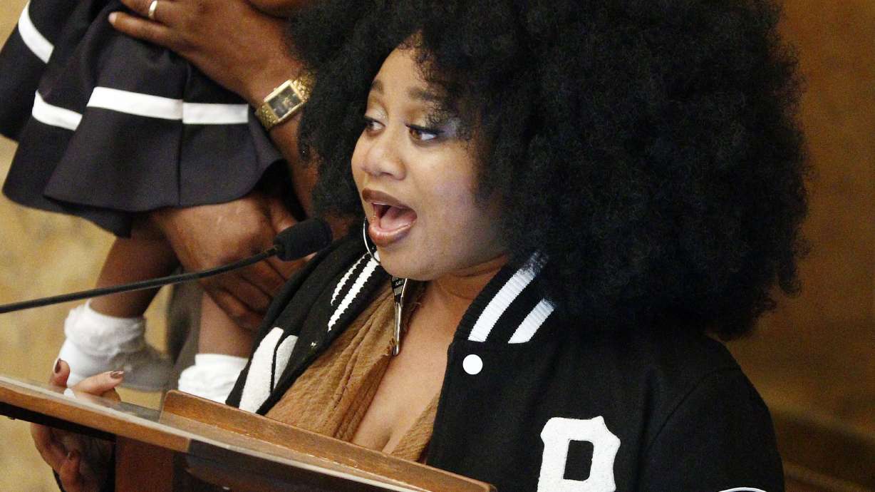 La'Porsha Renae of "American Idol" hits high note back home