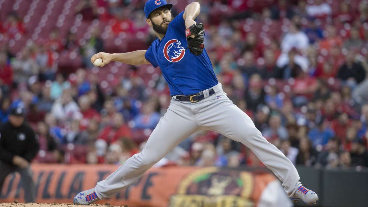 Cubs' Arrieta throwing no-hitter vs Reds through 8 innings