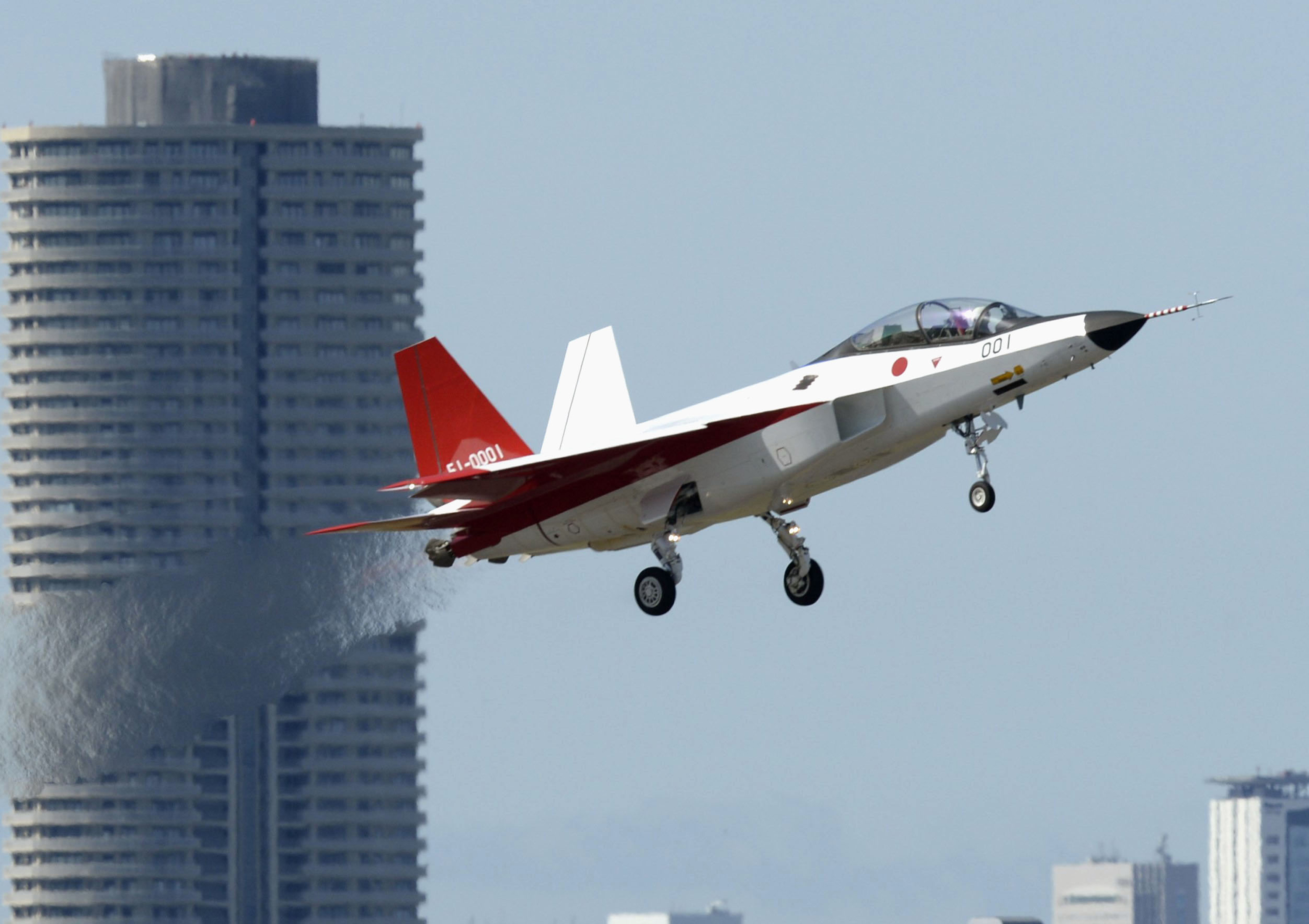 Japanese prototype stealth plane makes first flight