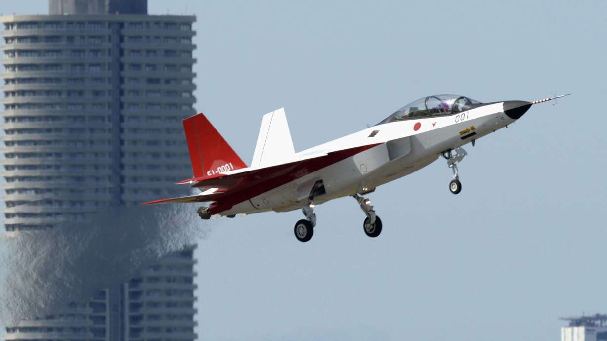 Japanese prototype stealth plane makes first flight