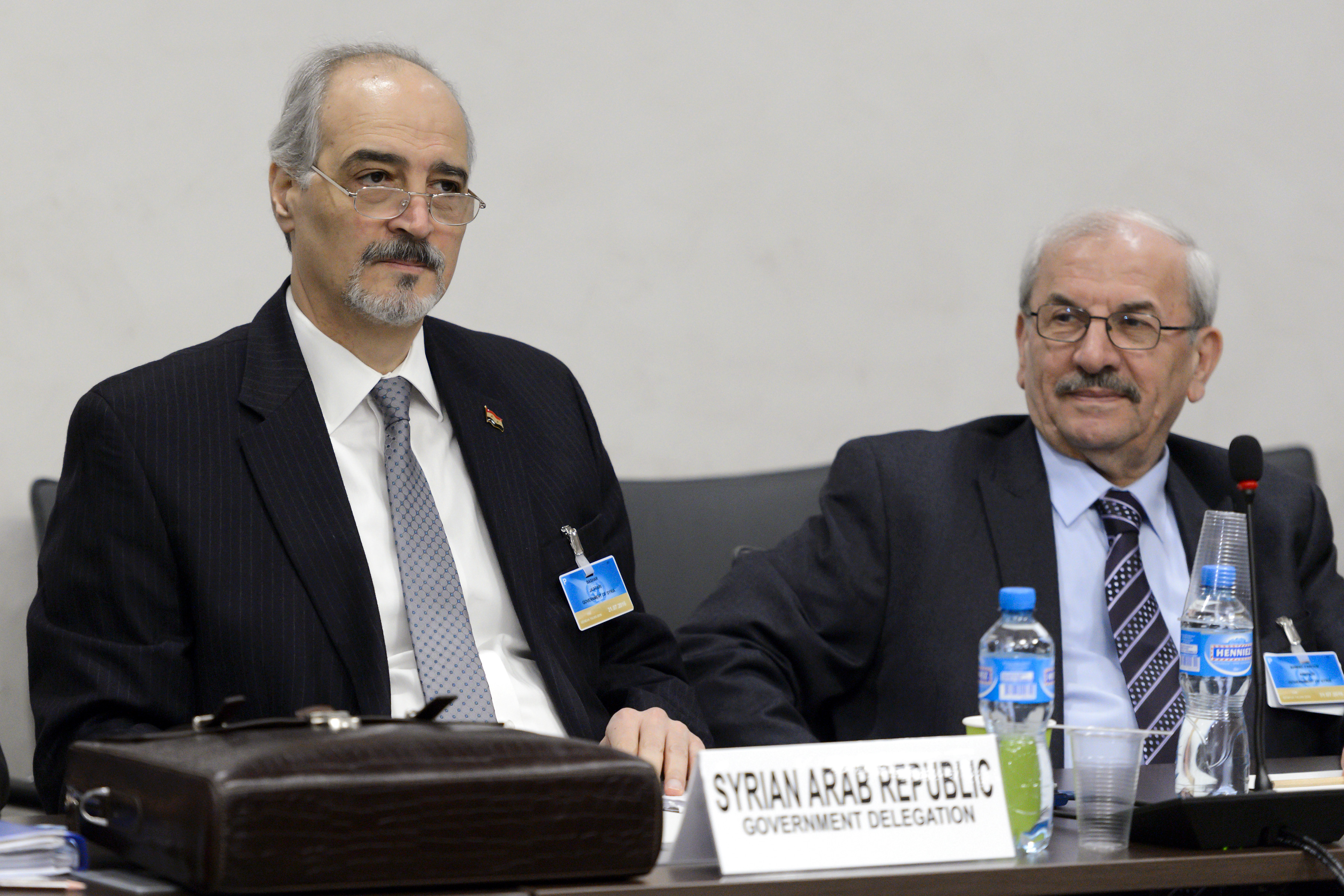 The Latest: IS says its fighters captured Syrian pilot