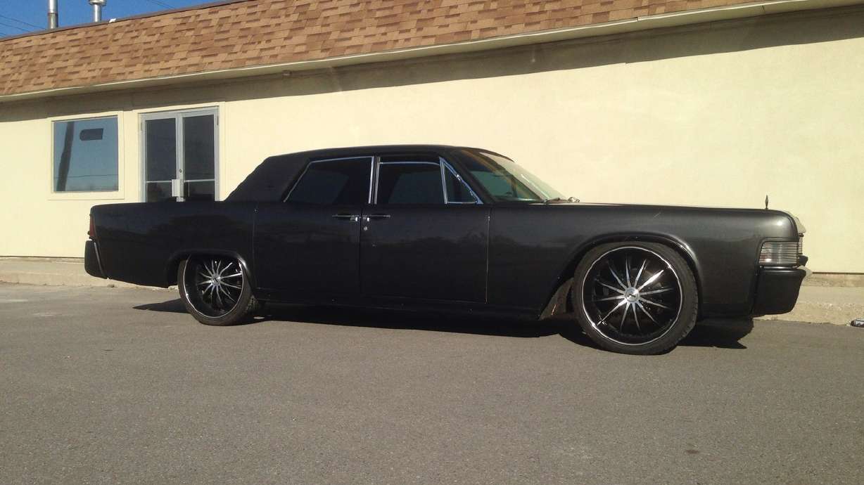 Utahn learns as he goes while restoring '65 Lincoln