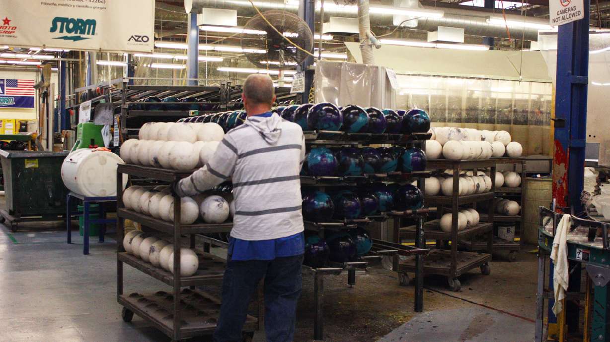 How are bowling balls made? Utah factory gives inside look