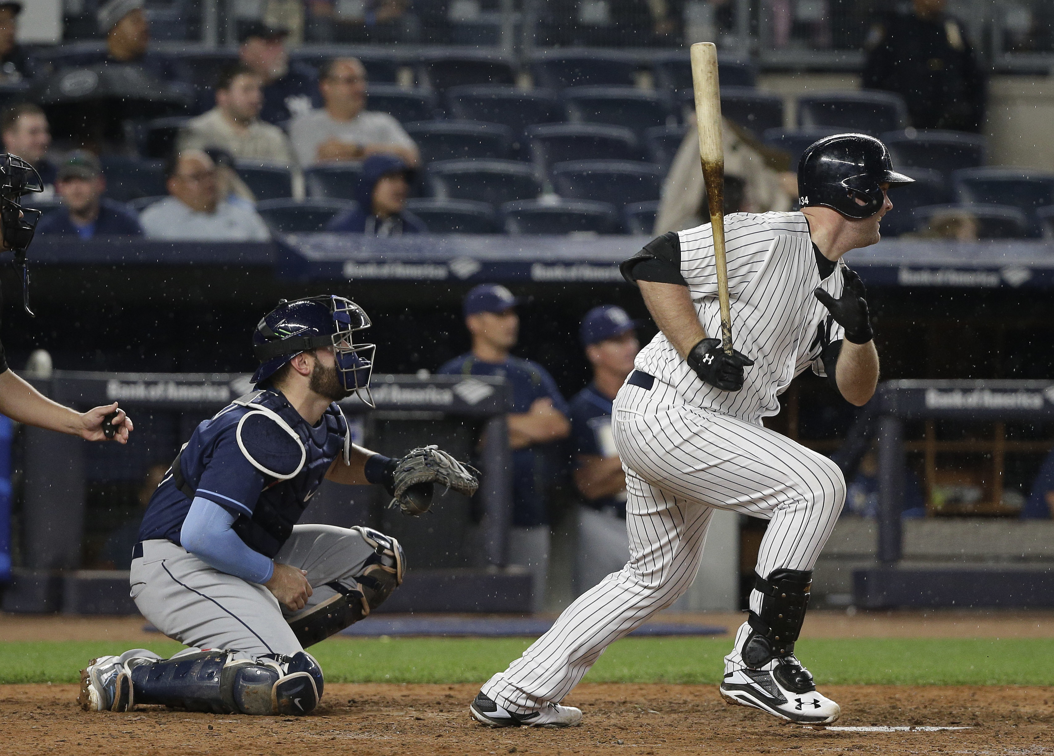 Ellsbury steals home, Yankees stop skid by beating Rays