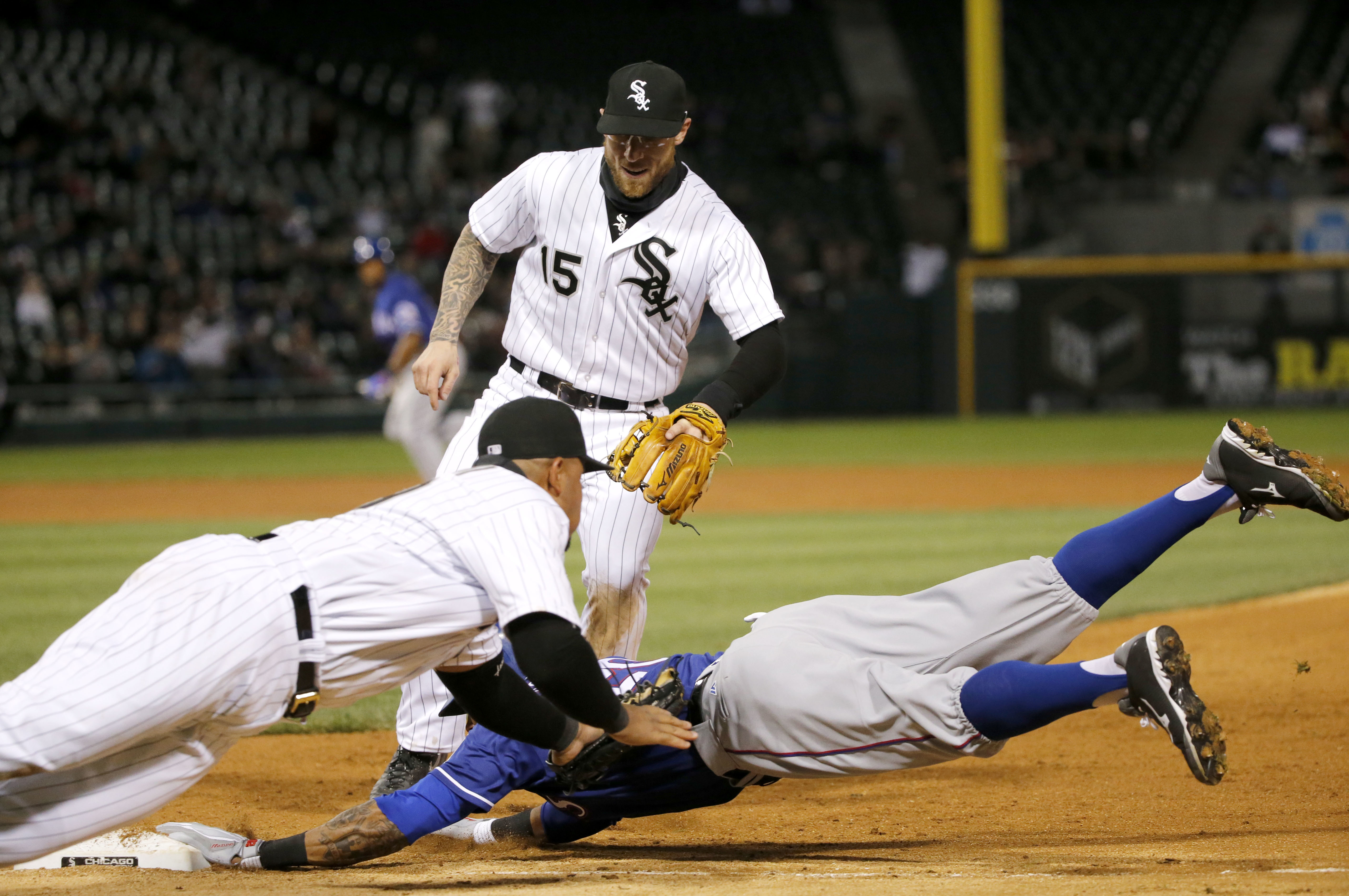 White Sox pull off triple play in 5-0 win over Rangers