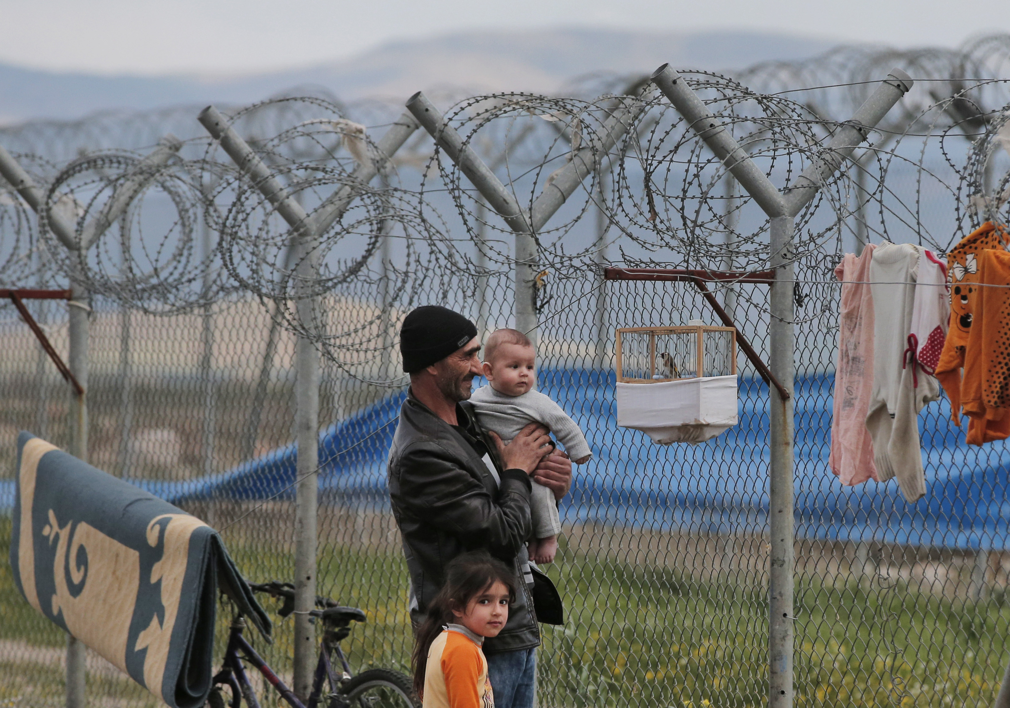 The Latest: Tusk: Politicians shouldn't decide on insults