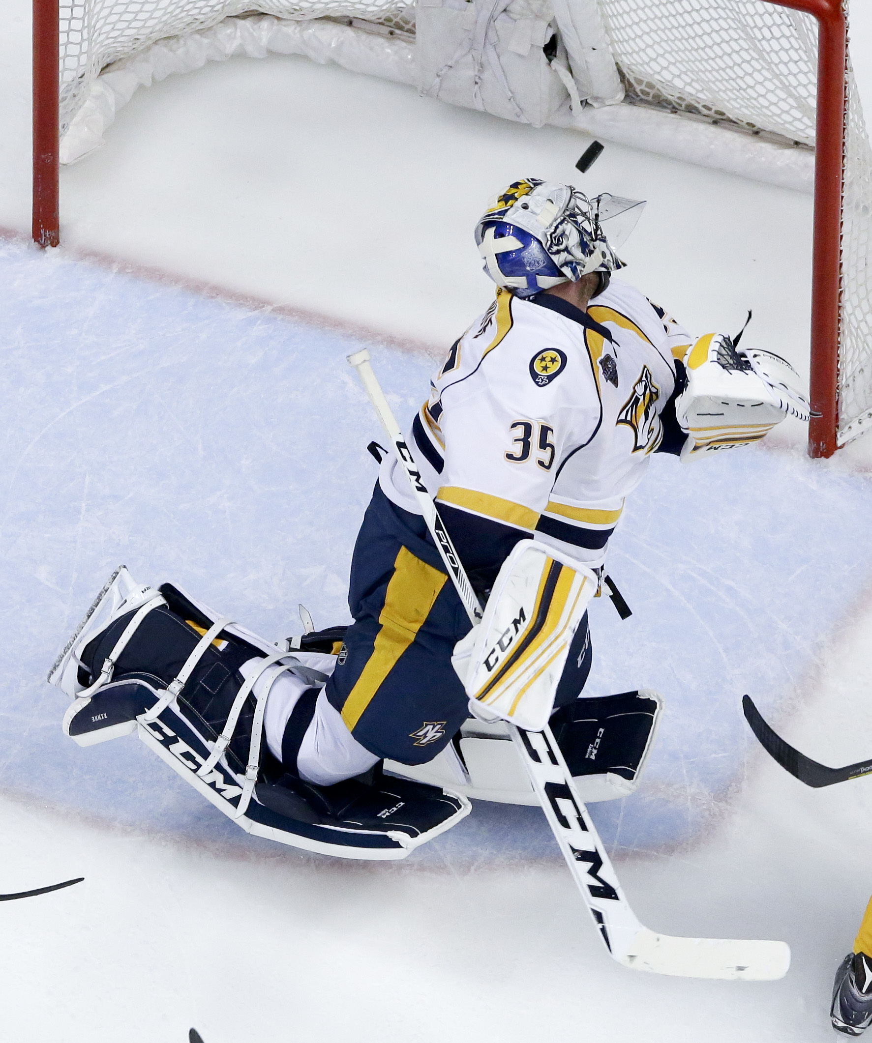Ducks beat Predators 5-2 for 1st win by home team in series