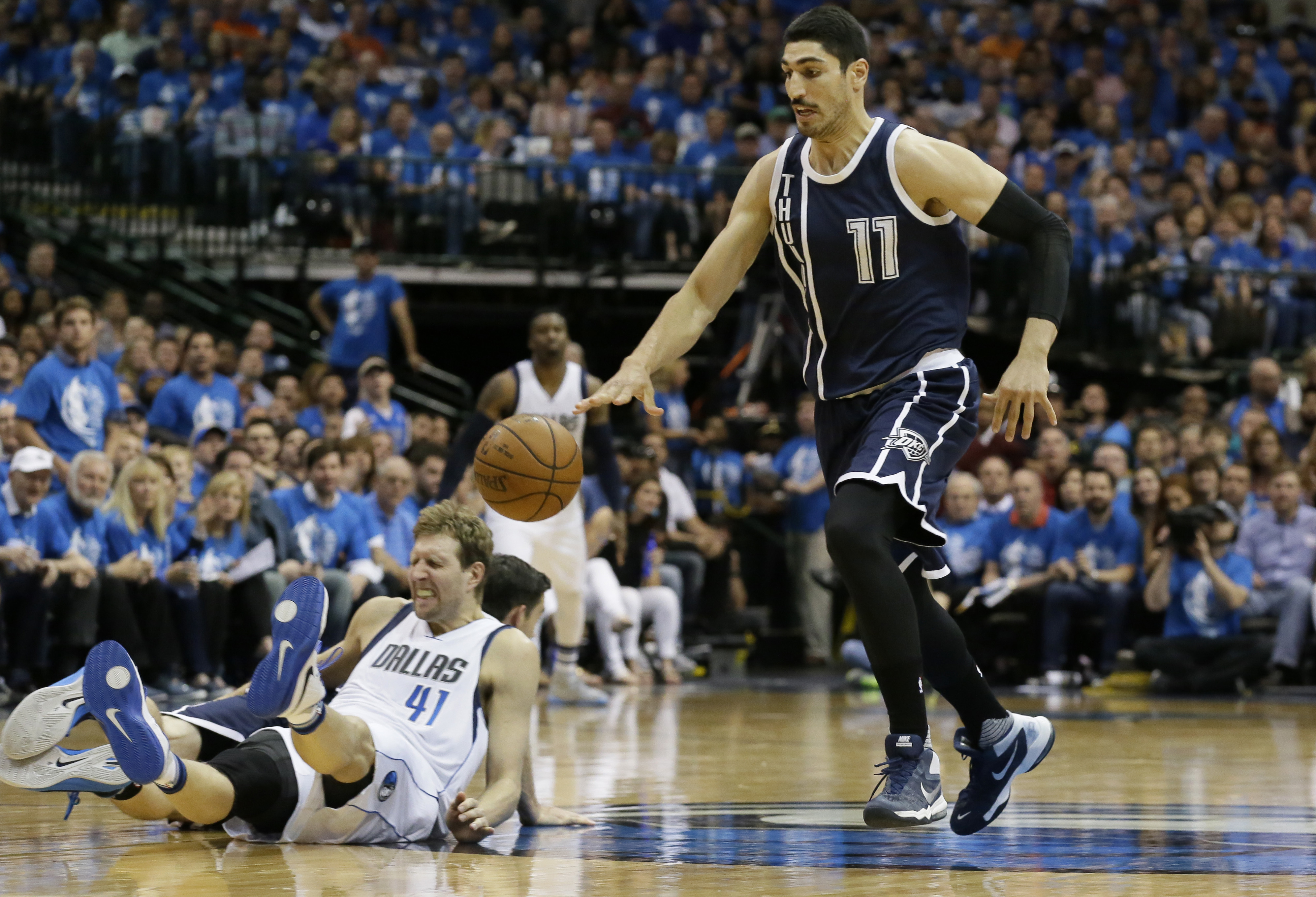 Thunder beat Mavericks 119-108 for 3-1 lead in testy series