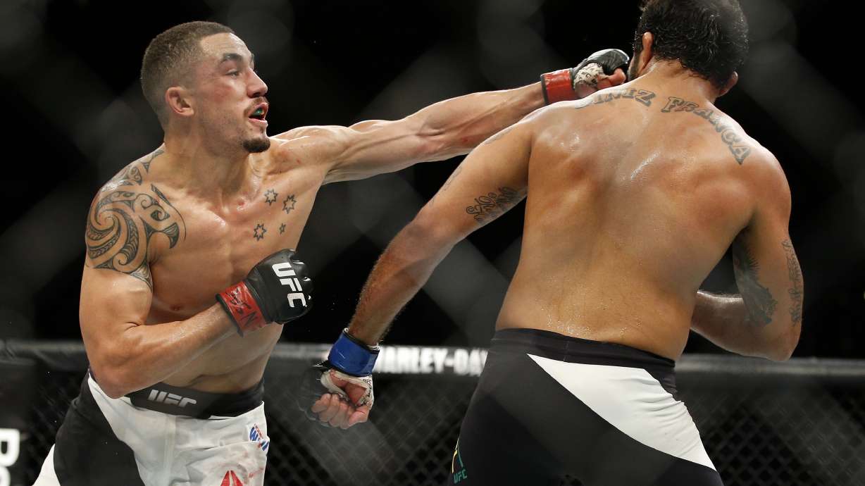 Jones unanimously outpoints Saint Preux at UFC 197