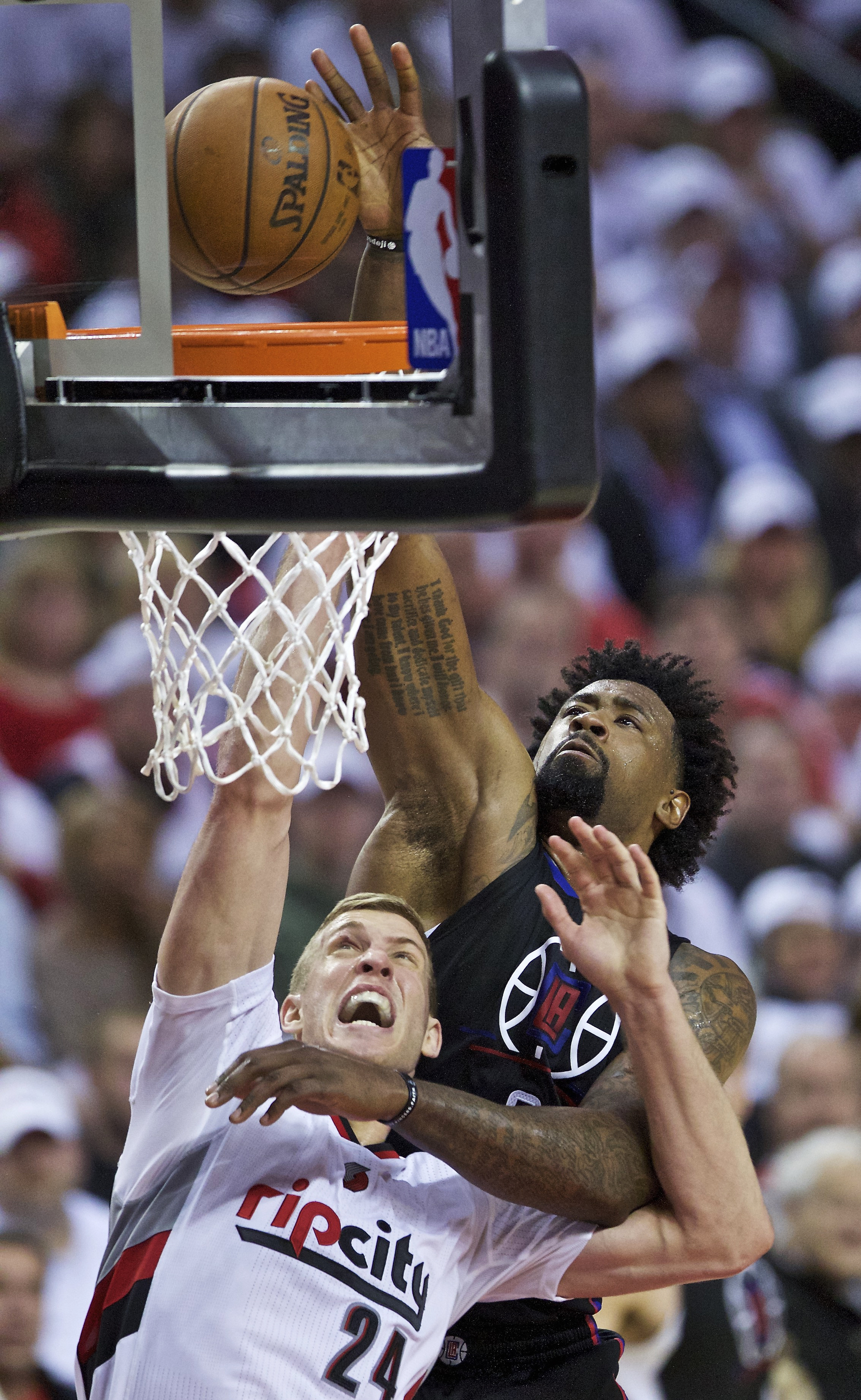 Lillard has 32 and Blazers beat Clippers 96-88 in Game 3