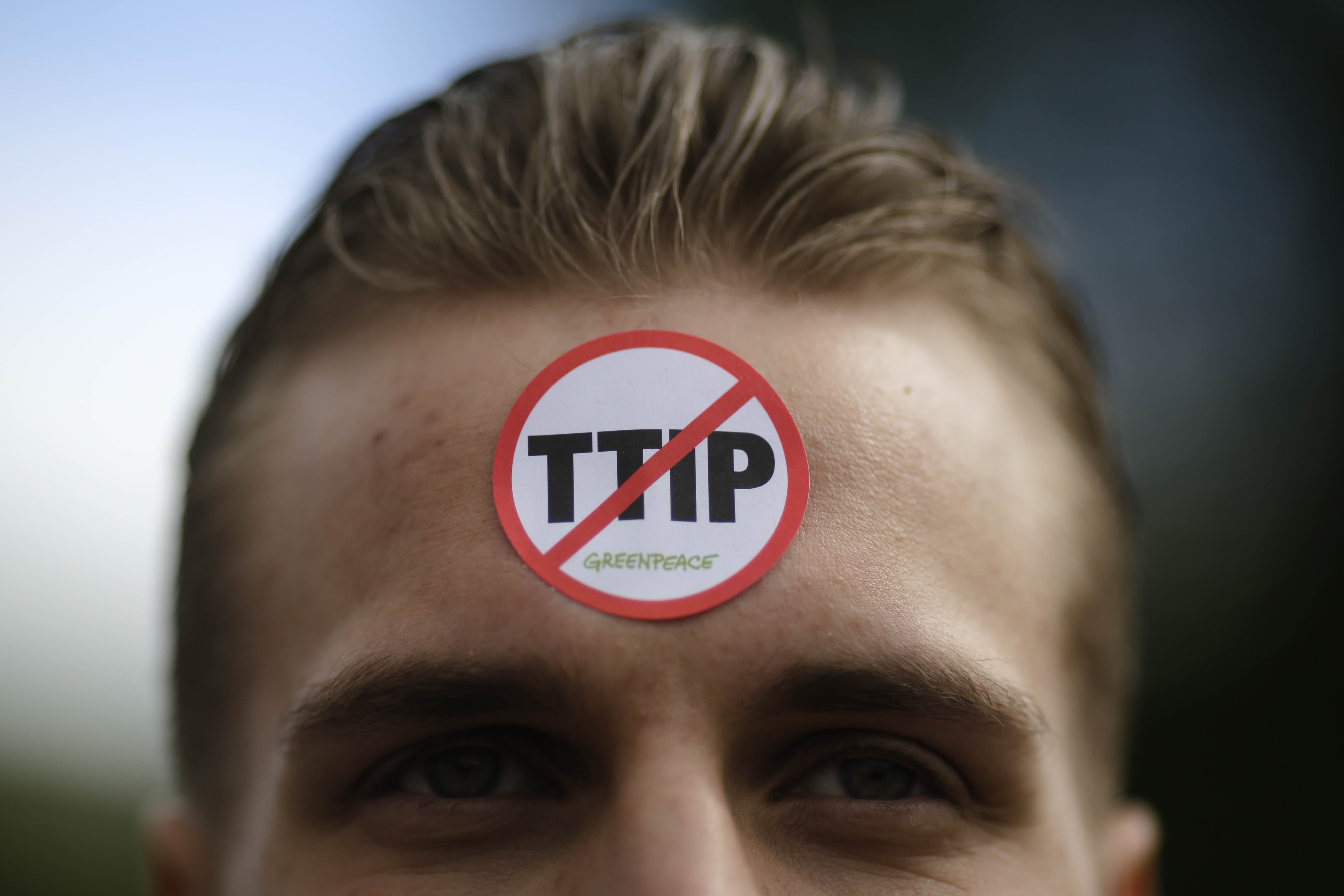 The Latest: Obama: Time not on side of US-Europe trade deal