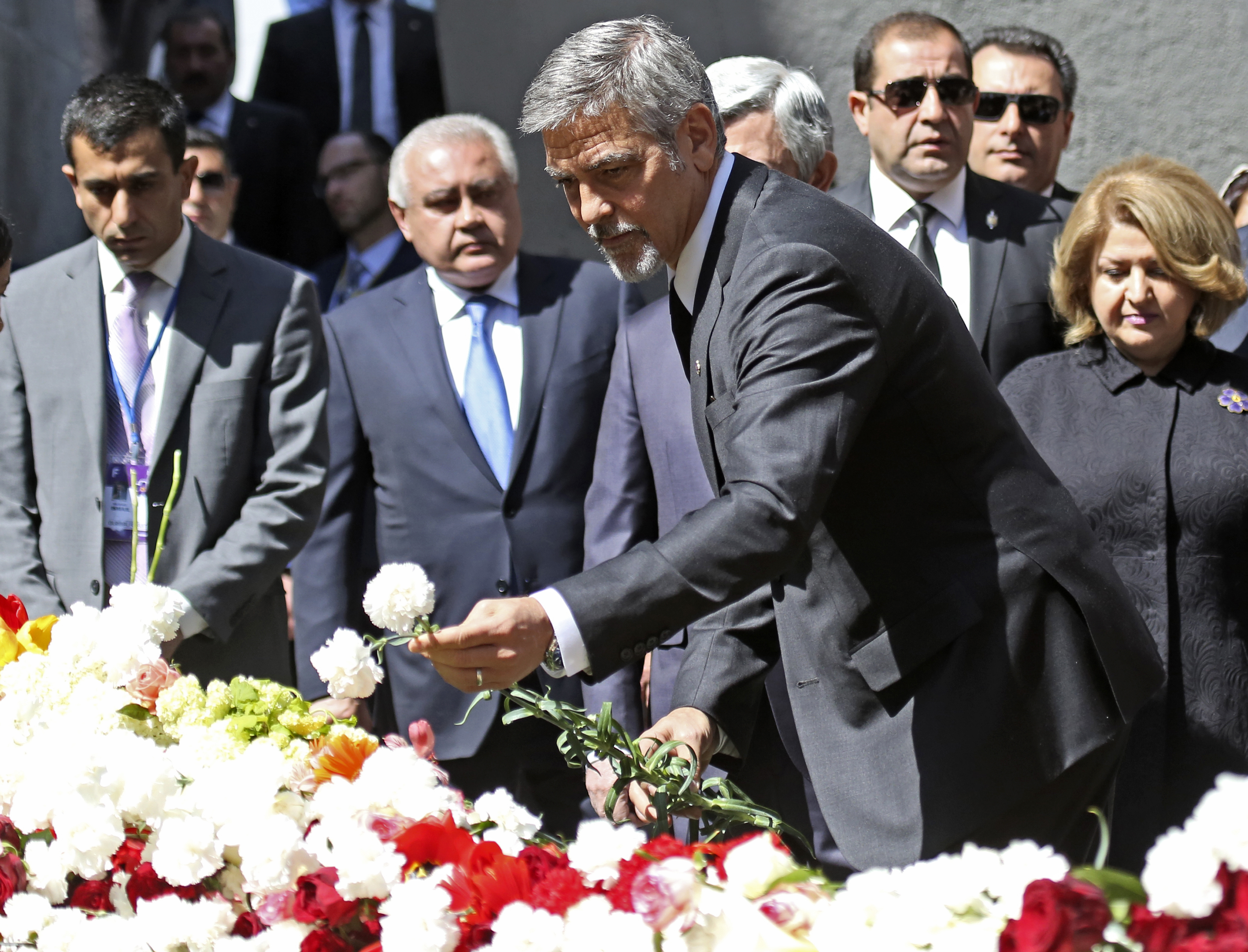 Clooney joins Armenians to mark anniversary of massacre