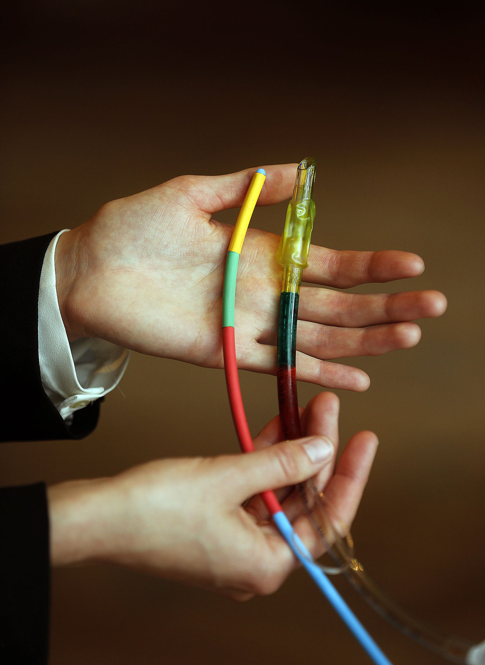 U. students, doctor develop device to make intubation easier on patients