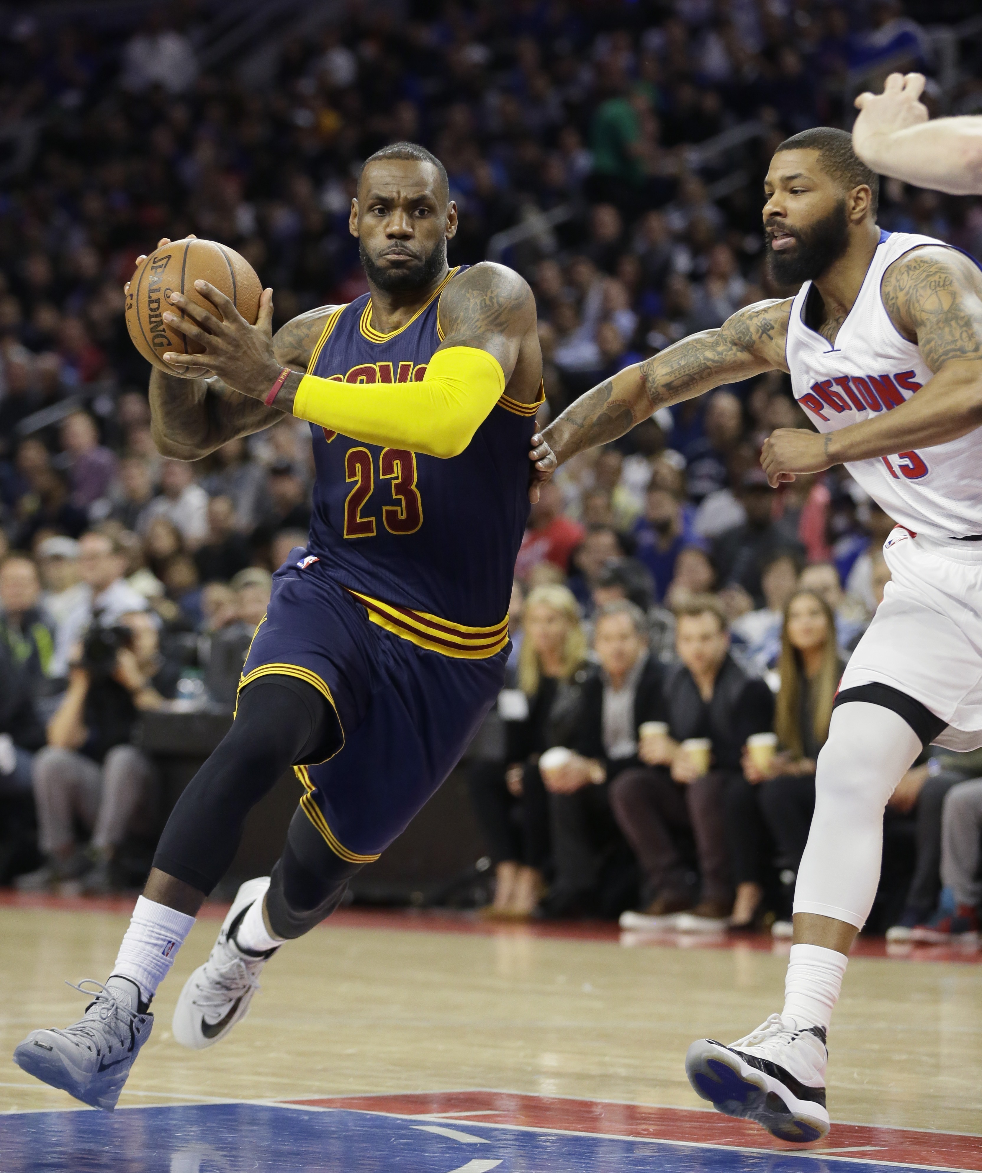 Irving scores 31, Cavs sweep Pistons with 100-98 win
