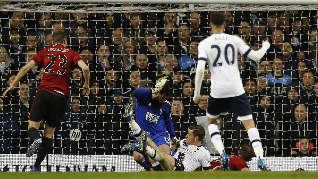 Leicester 1 win from Premier League title after Spurs held