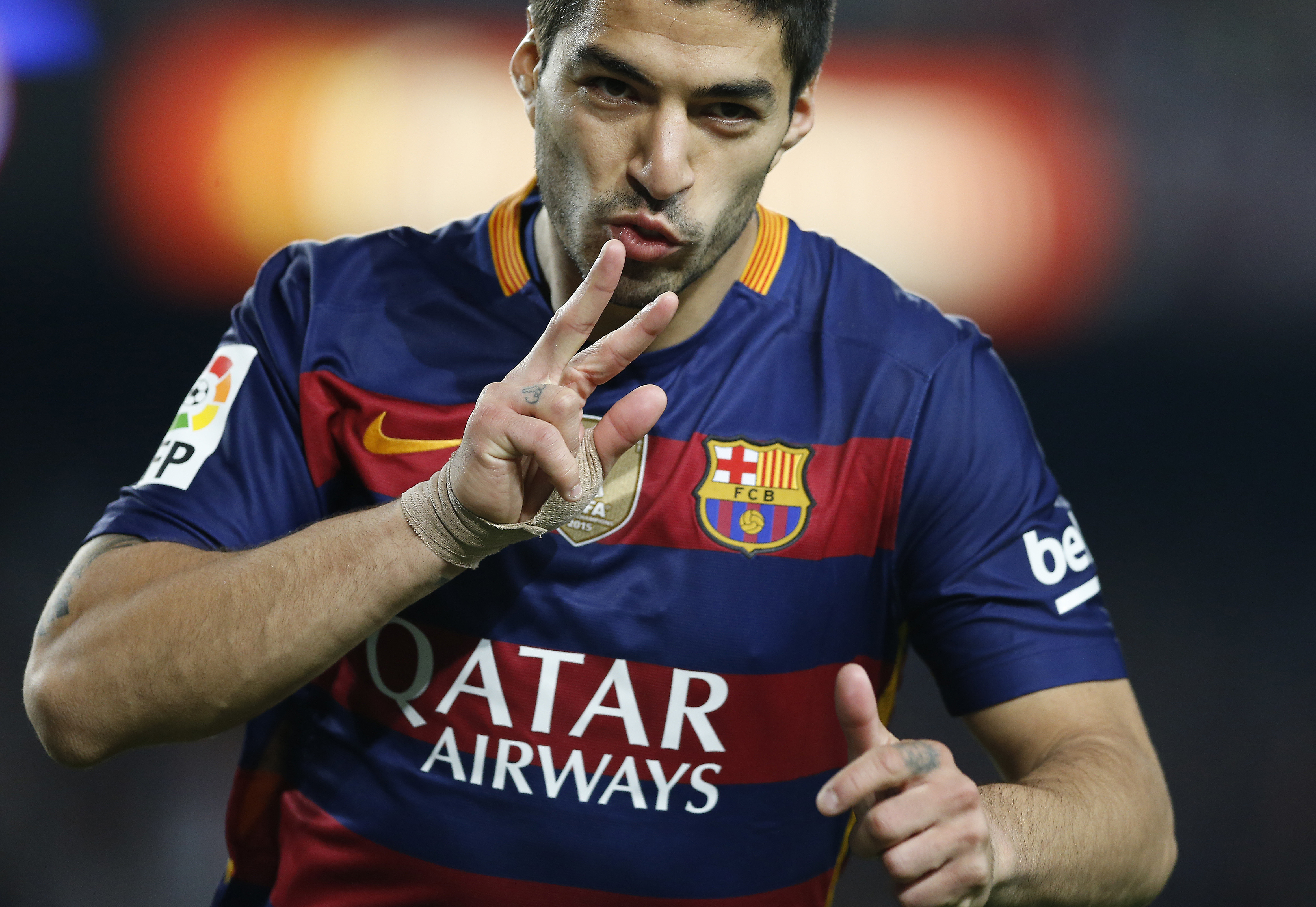 Suarez and Barcelona lead AP Global Football 10