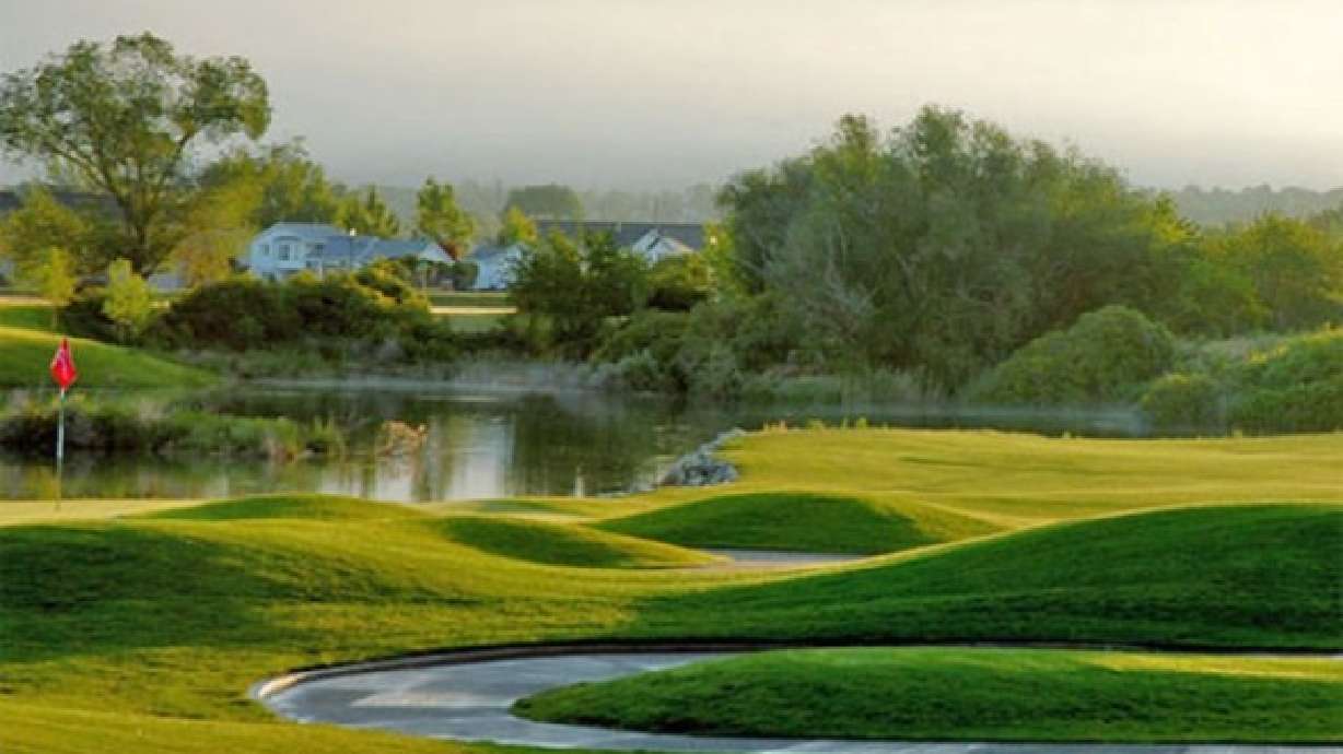 6 ways to get out and golf—for less!