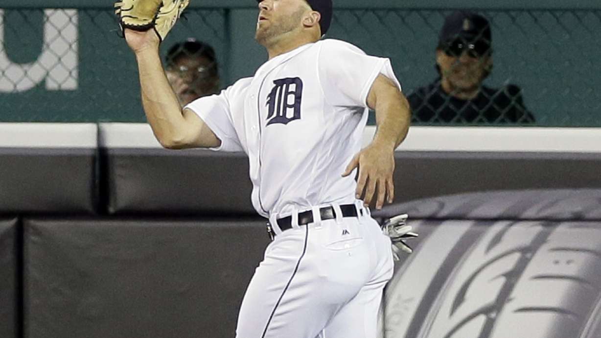 Collins won't face suspension from MLB over gesture at fans
