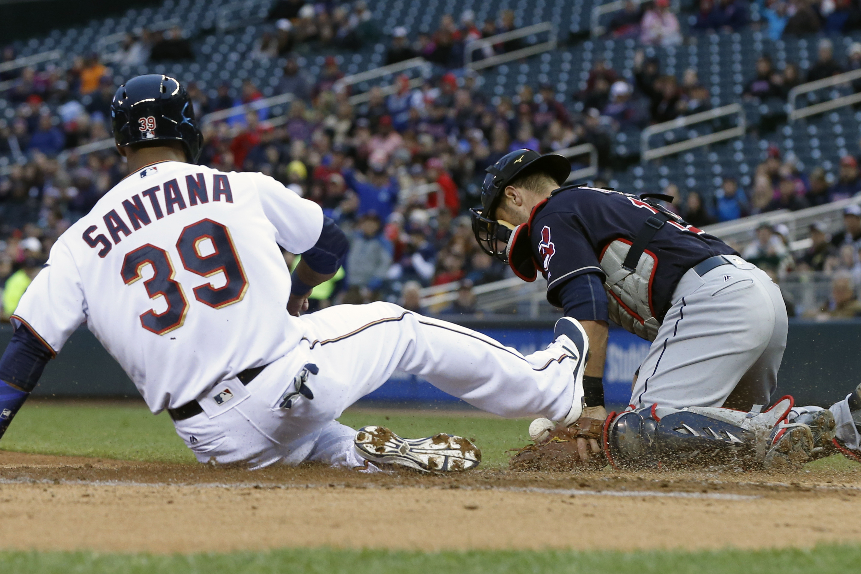 Sano walks off Twins with single, 6-5 over Indians