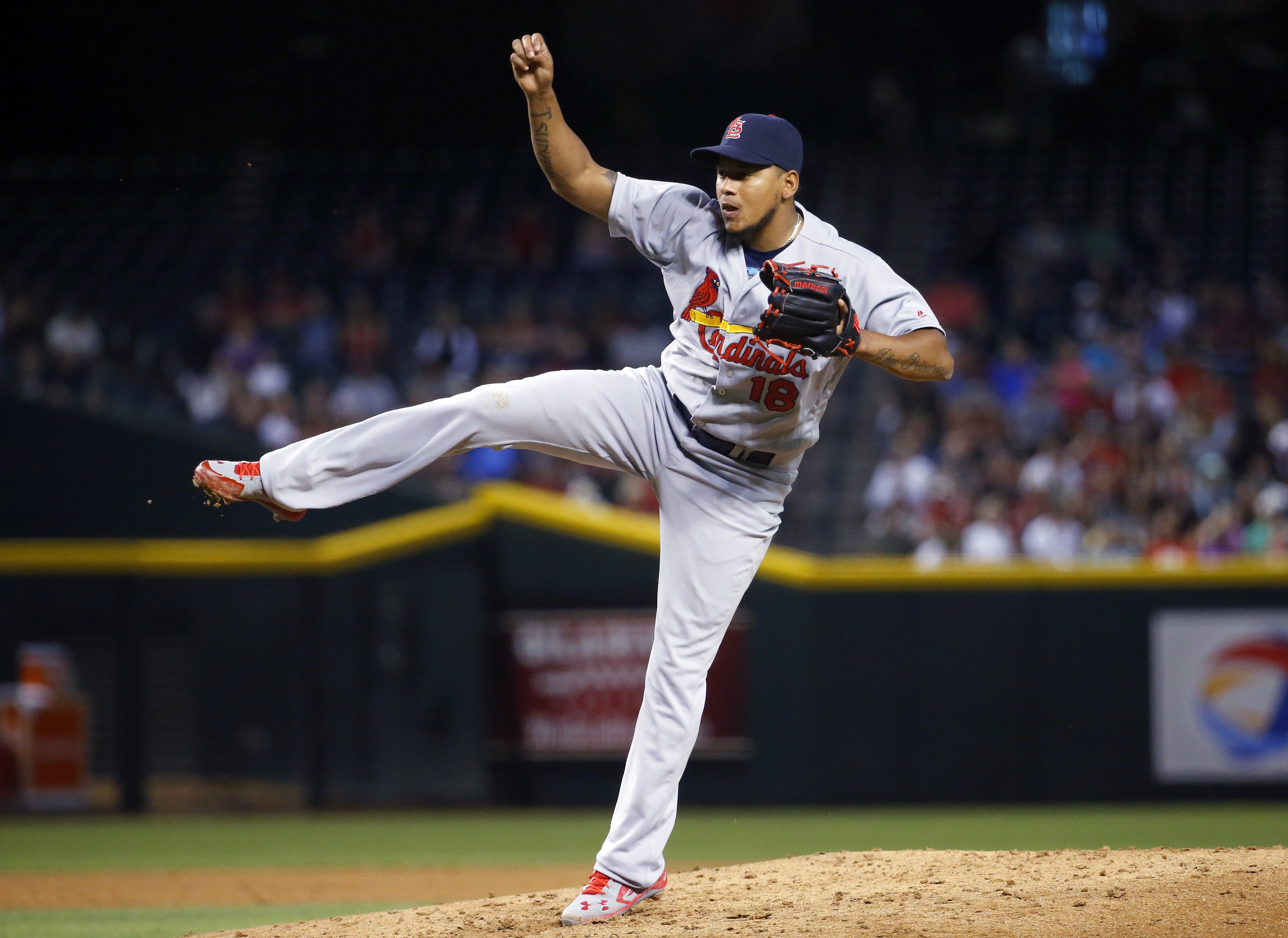 Martinez wins 4th, Cardinals rout Diamondbacks 8-2