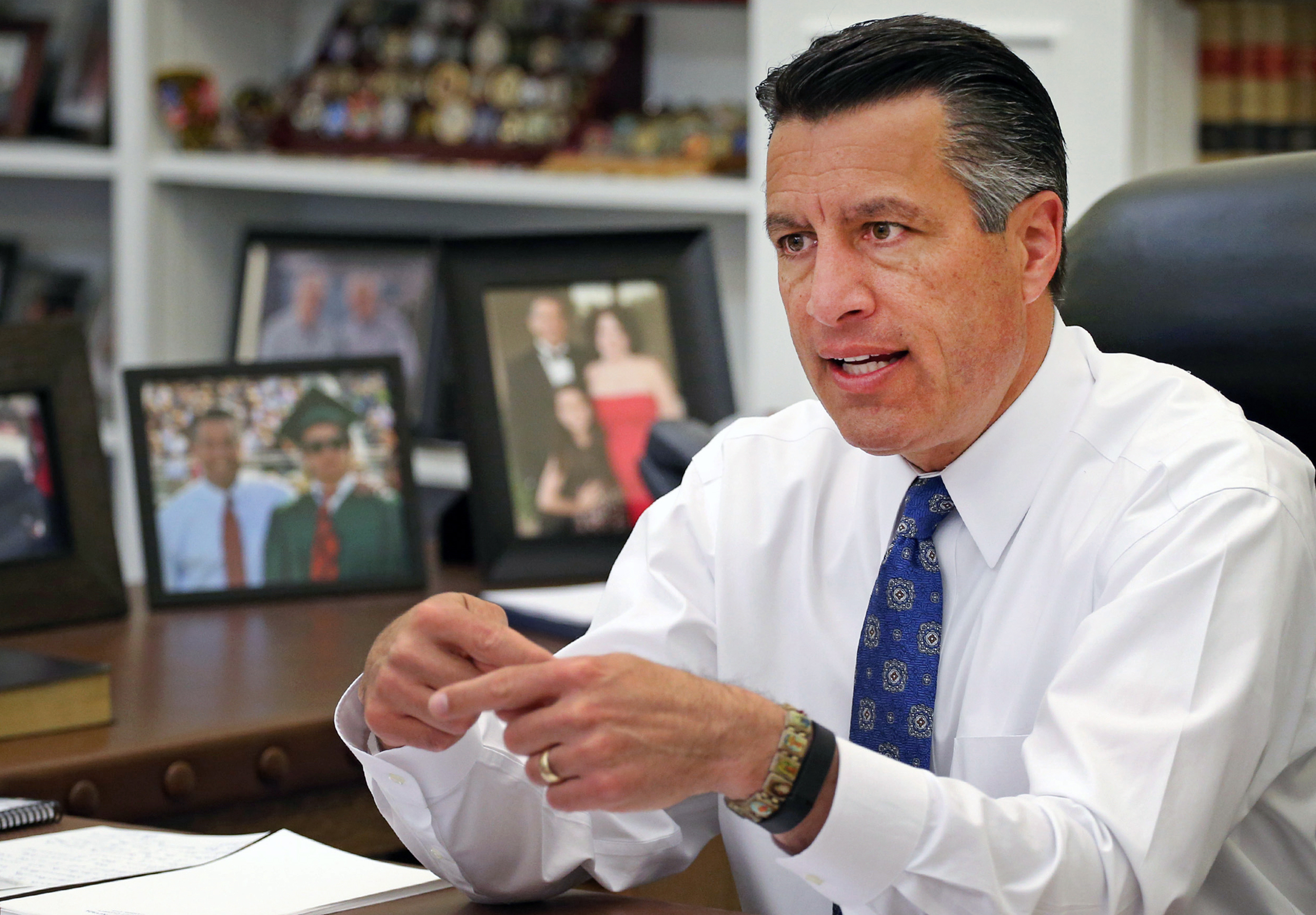 NV Gov. may sue if BLM won't pony up for mustang roundups