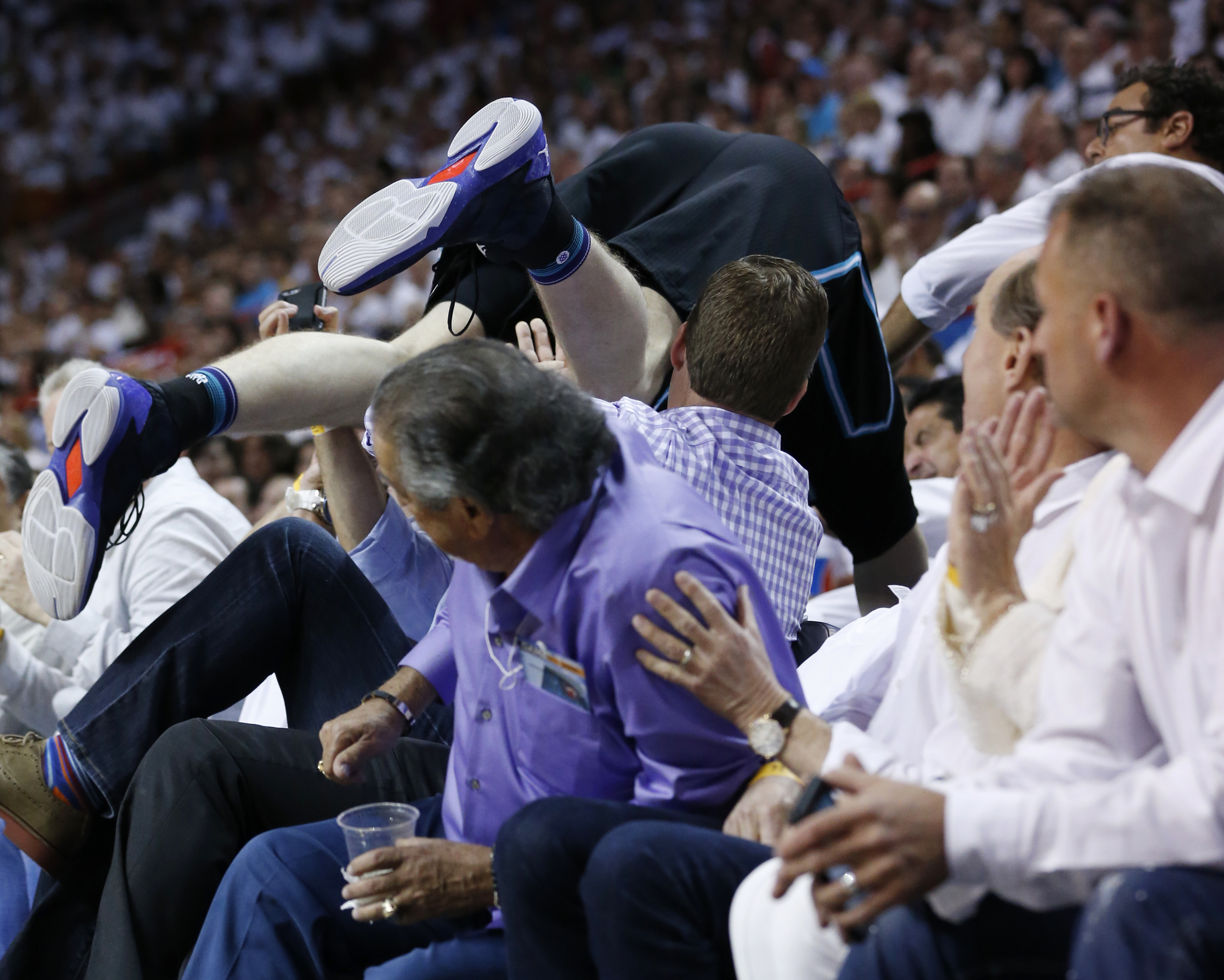 Hornets stun Heat with 90-88 win, take 3-2 series lead